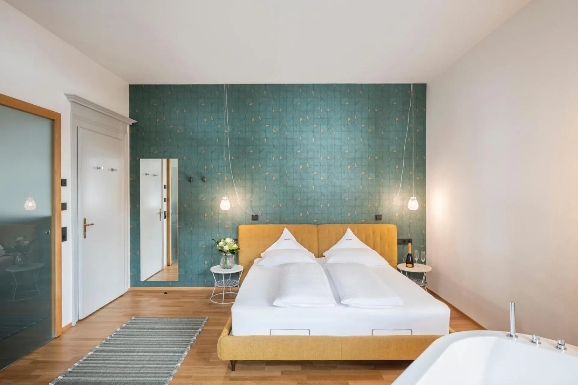 Small Double Room - single occupancy in Villa Waldkönigin