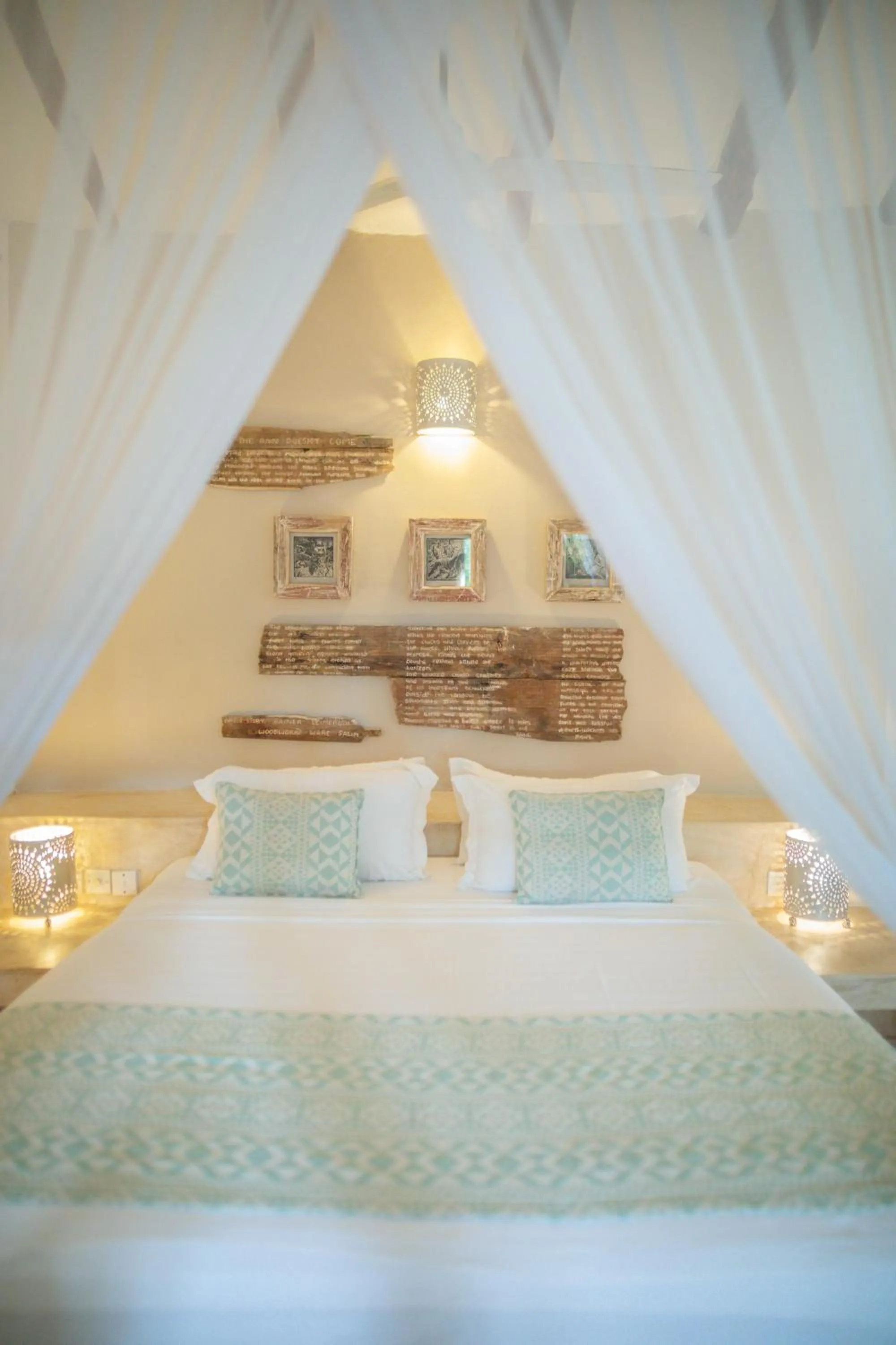 Bed in Temple Point Resort