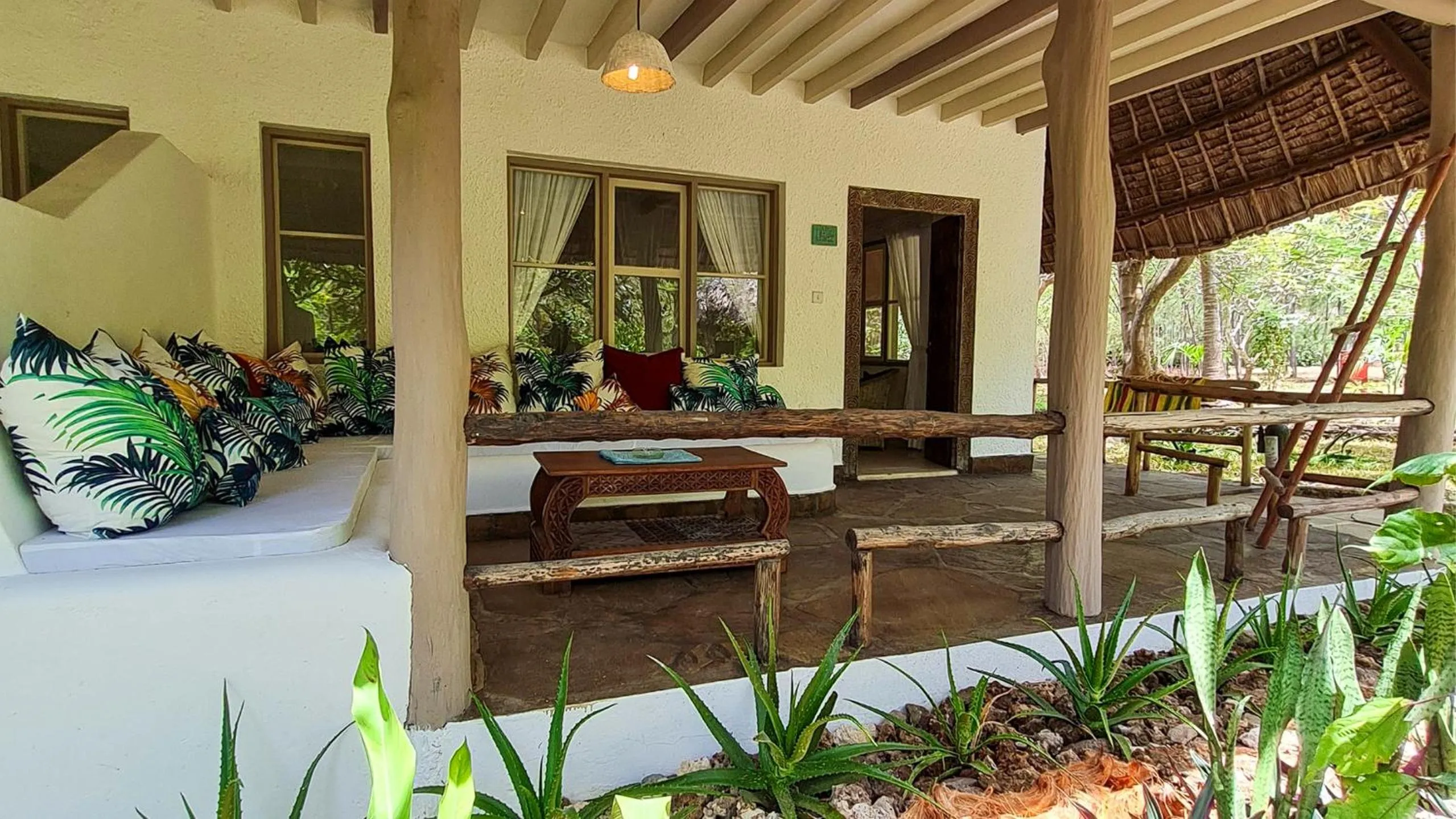 Balcony/Terrace in Temple Point Resort