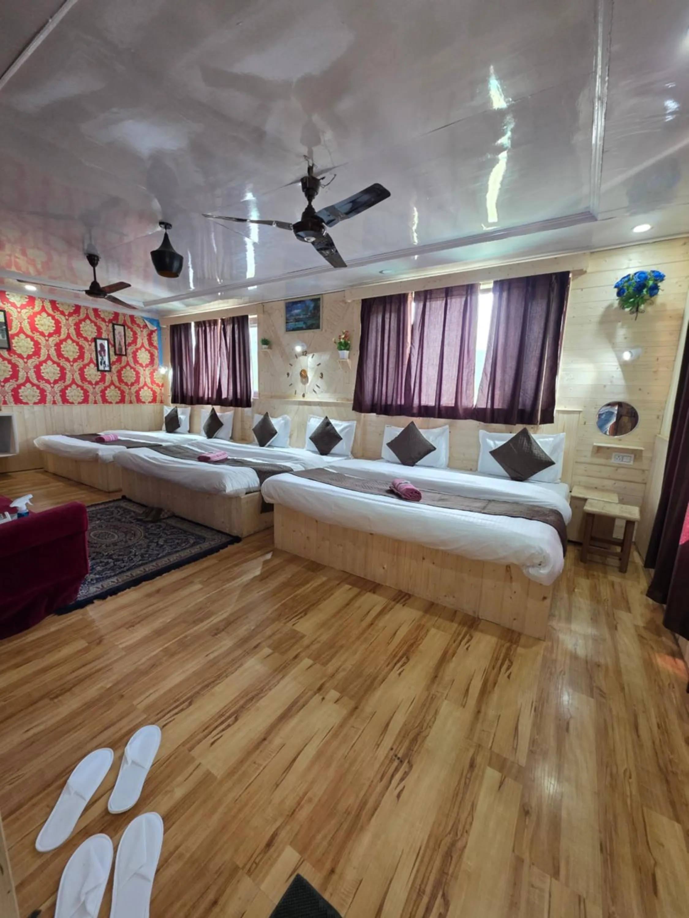 Bed in Hotel Young Mamta