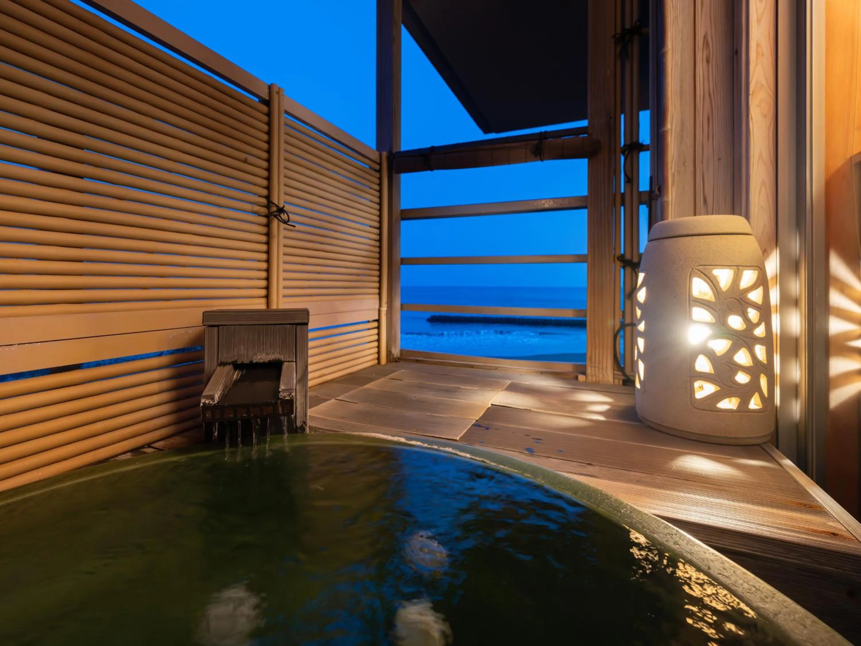 Open Air Bath in Kaiyutei