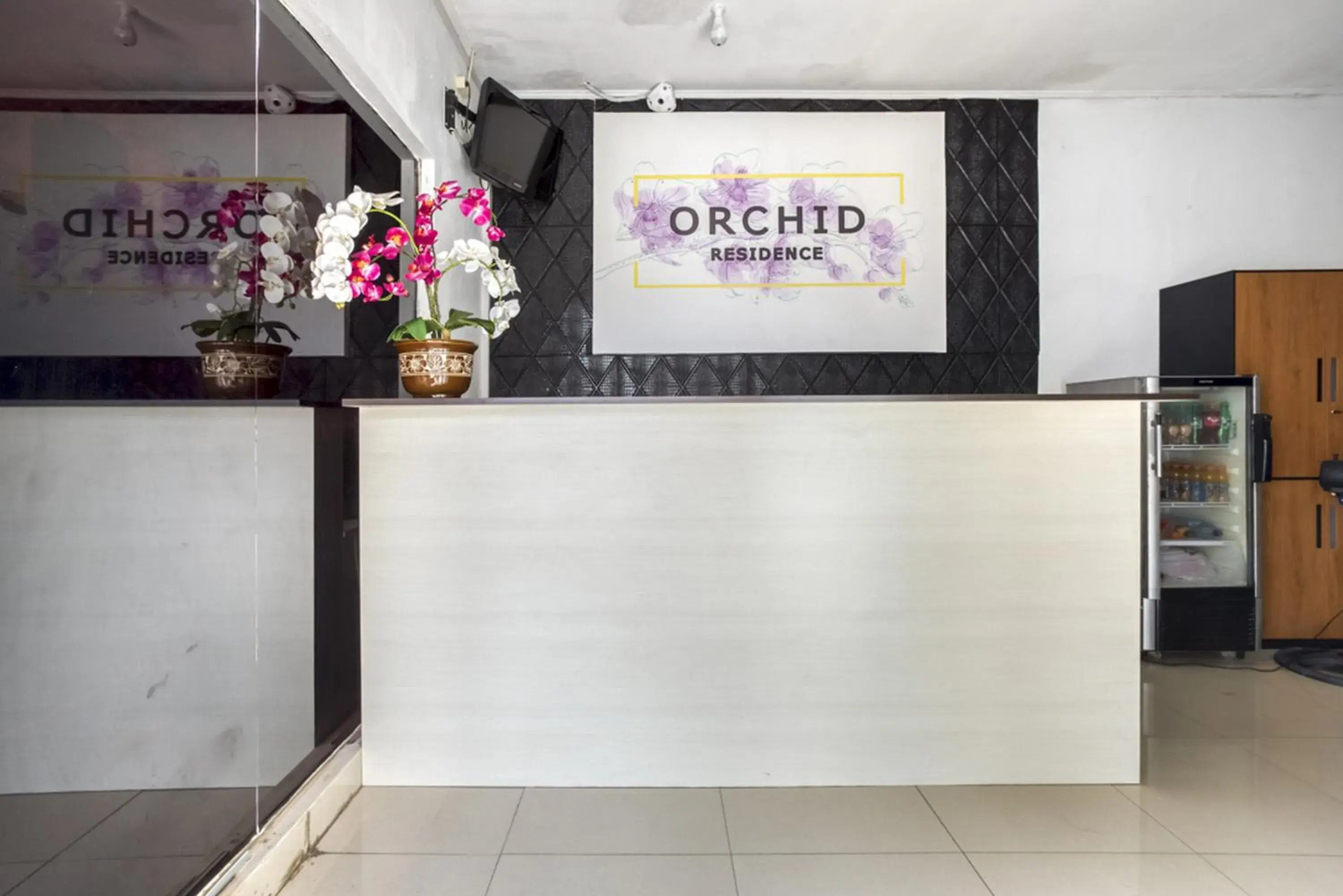 Lobby or reception in RedDoorz near Tomang 2 Lobby or reception in RedDoorz near Tomang 2