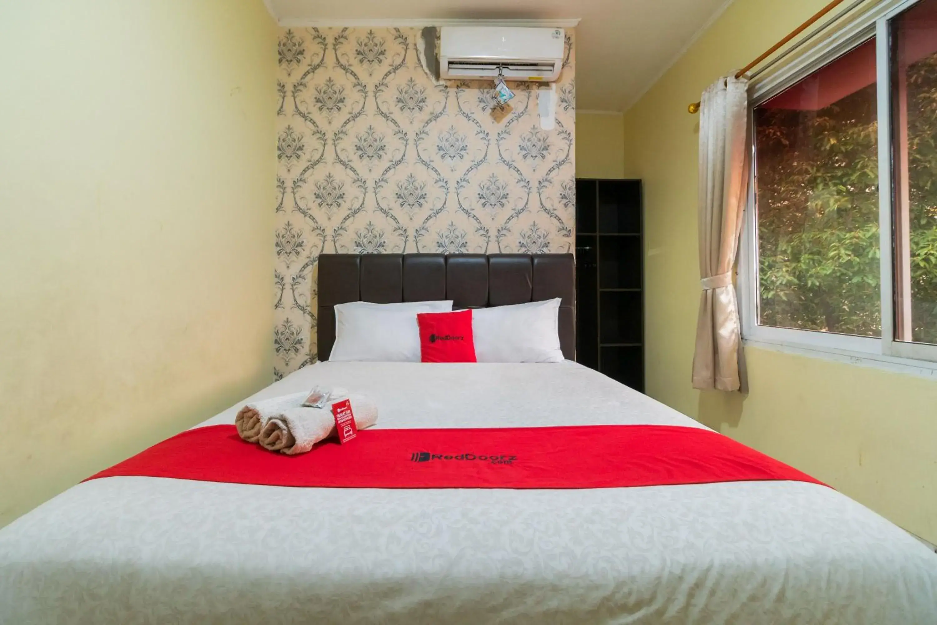 Bedroom, Bed in RedDoorz near Tomang 2 Bedroom, Bed in RedDoorz near Tomang 2
