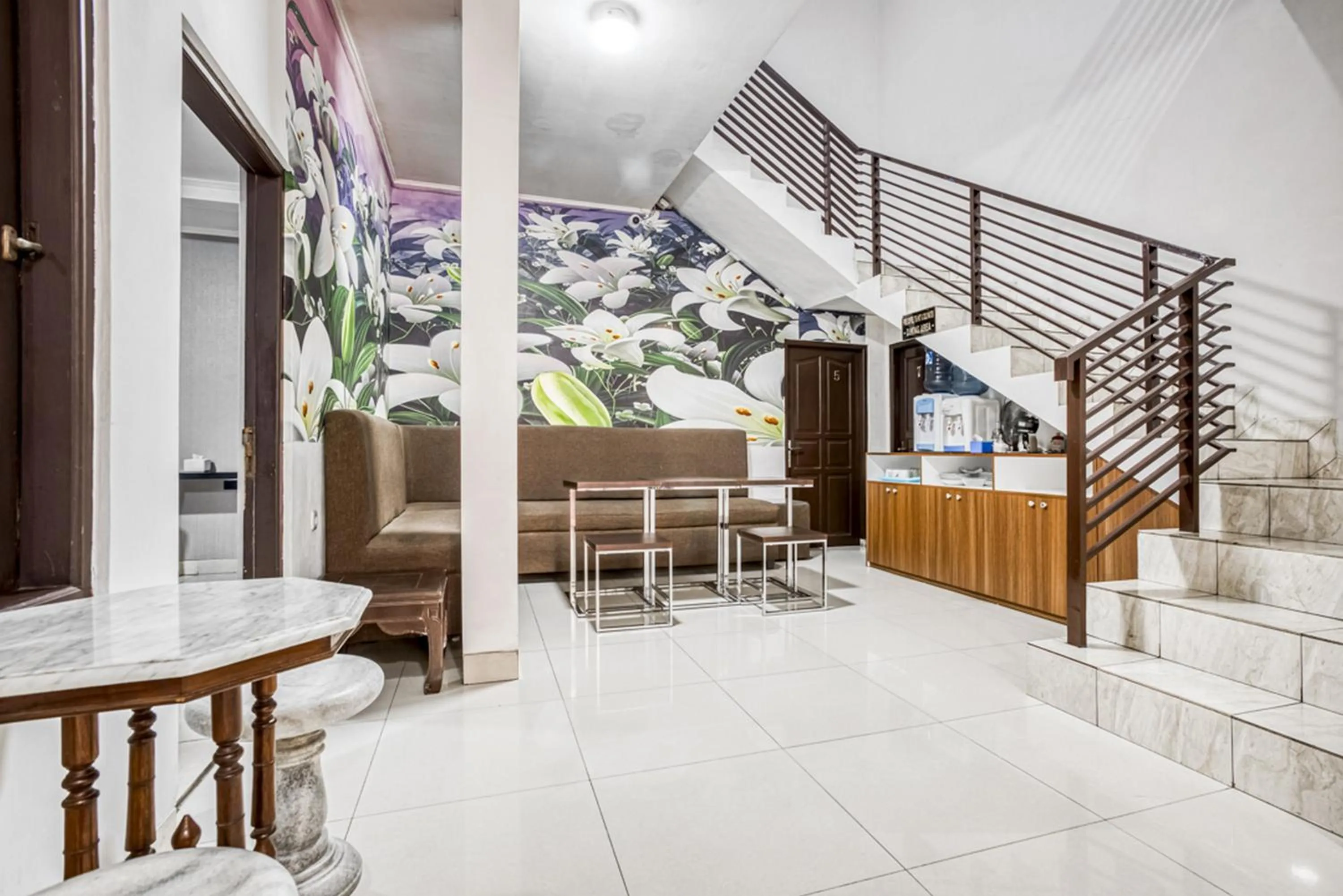 Floor plan in RedDoorz near Tomang 2