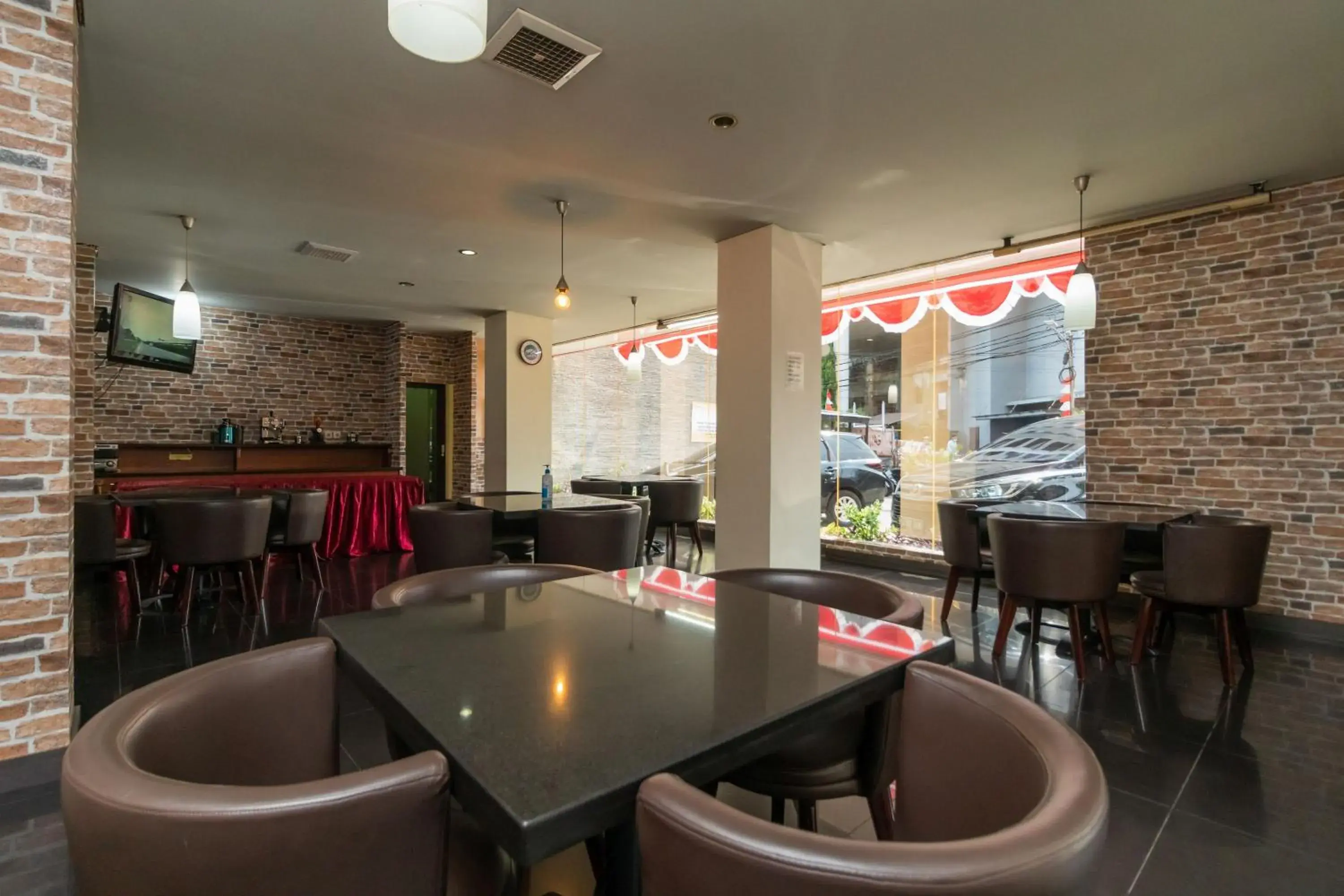 Restaurant/places to eat in RedDoorz at Jalan Gunung Sahari Restaurant/places to eat in RedDoorz at Jalan Gunung Sahari