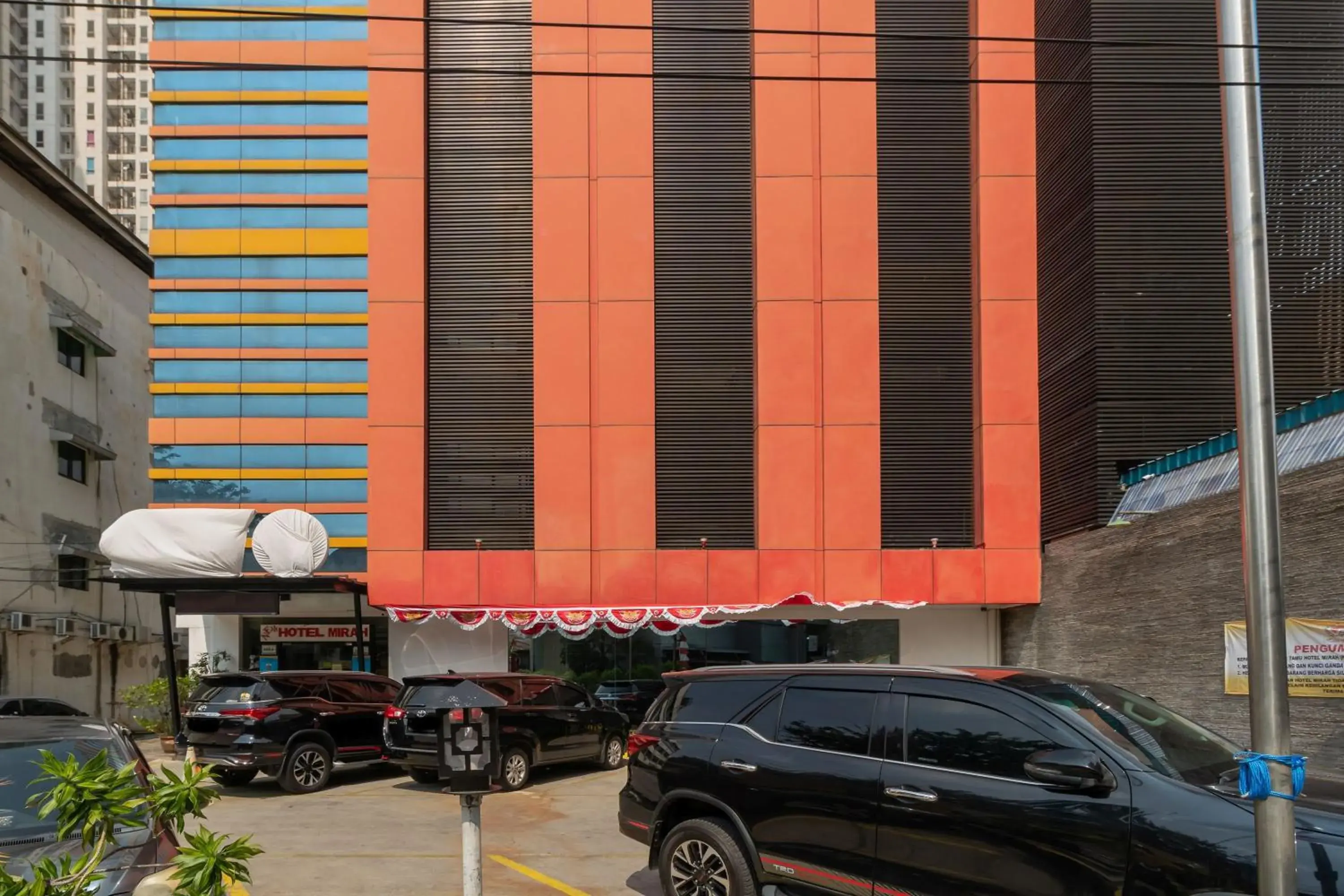 Property building in RedDoorz at Jalan Gunung Sahari Property building in RedDoorz at Jalan Gunung Sahari