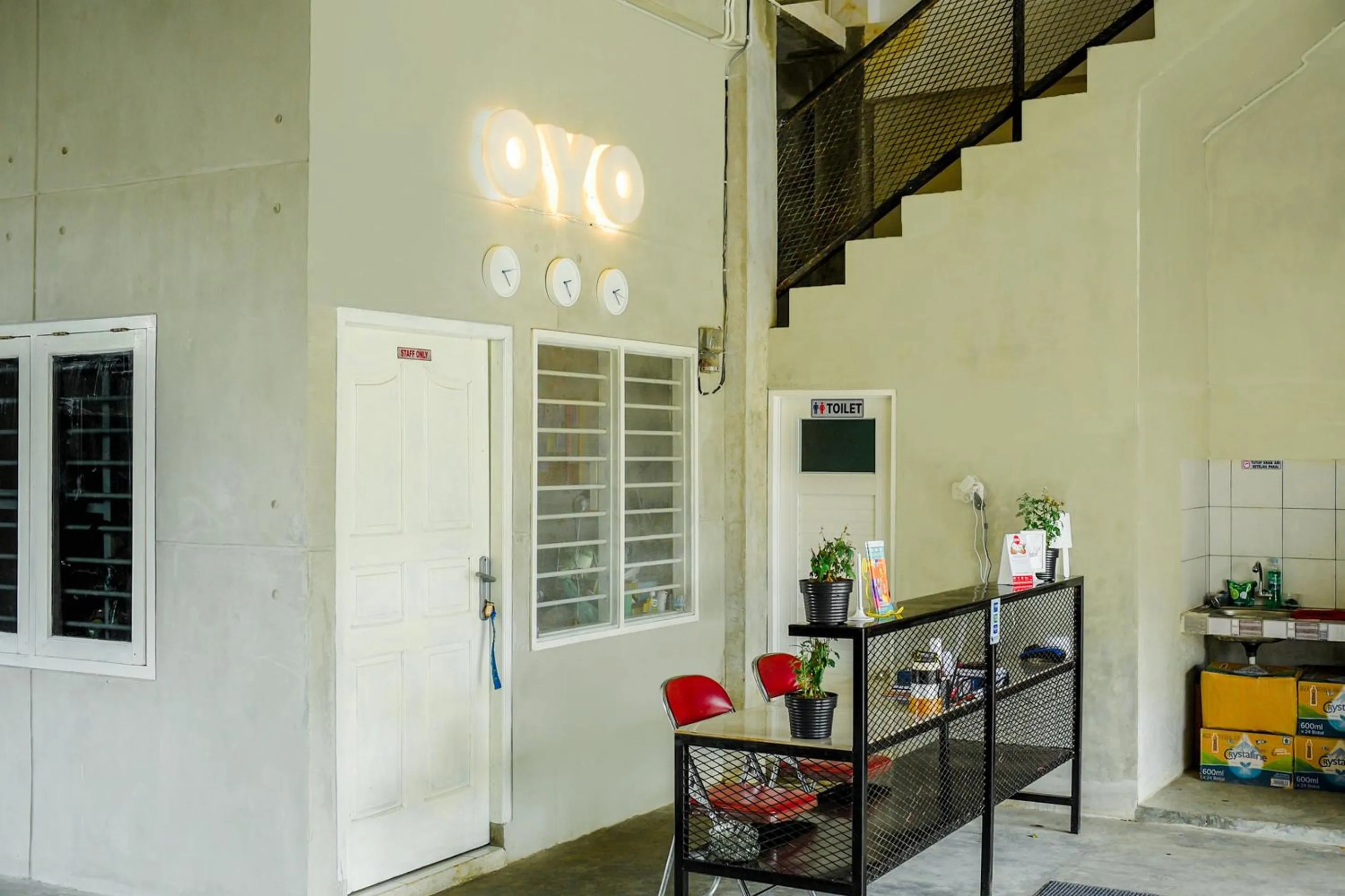 Lobby or reception in OYO 183 The Pipe House