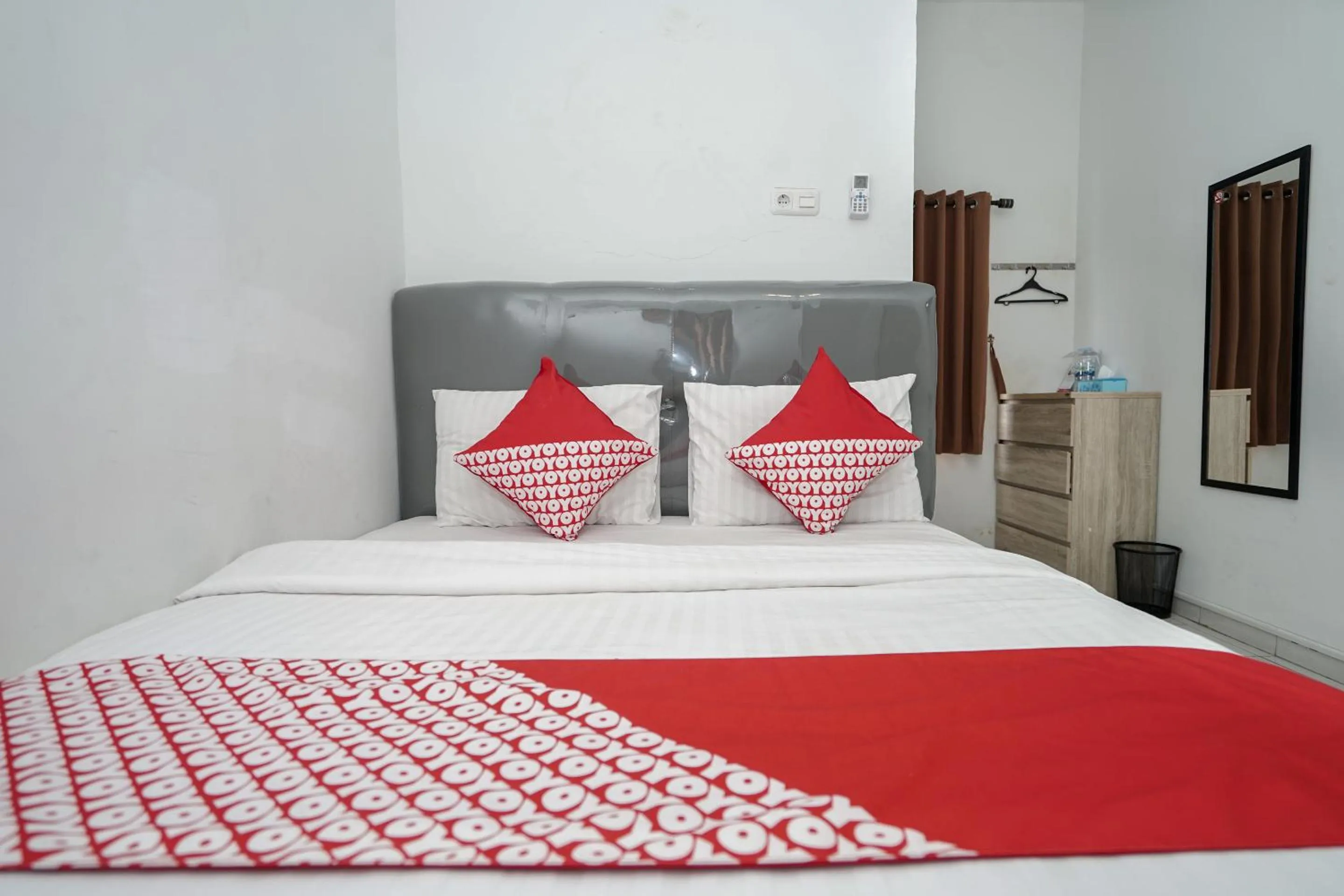 Bedroom in OYO 183 The Pipe House