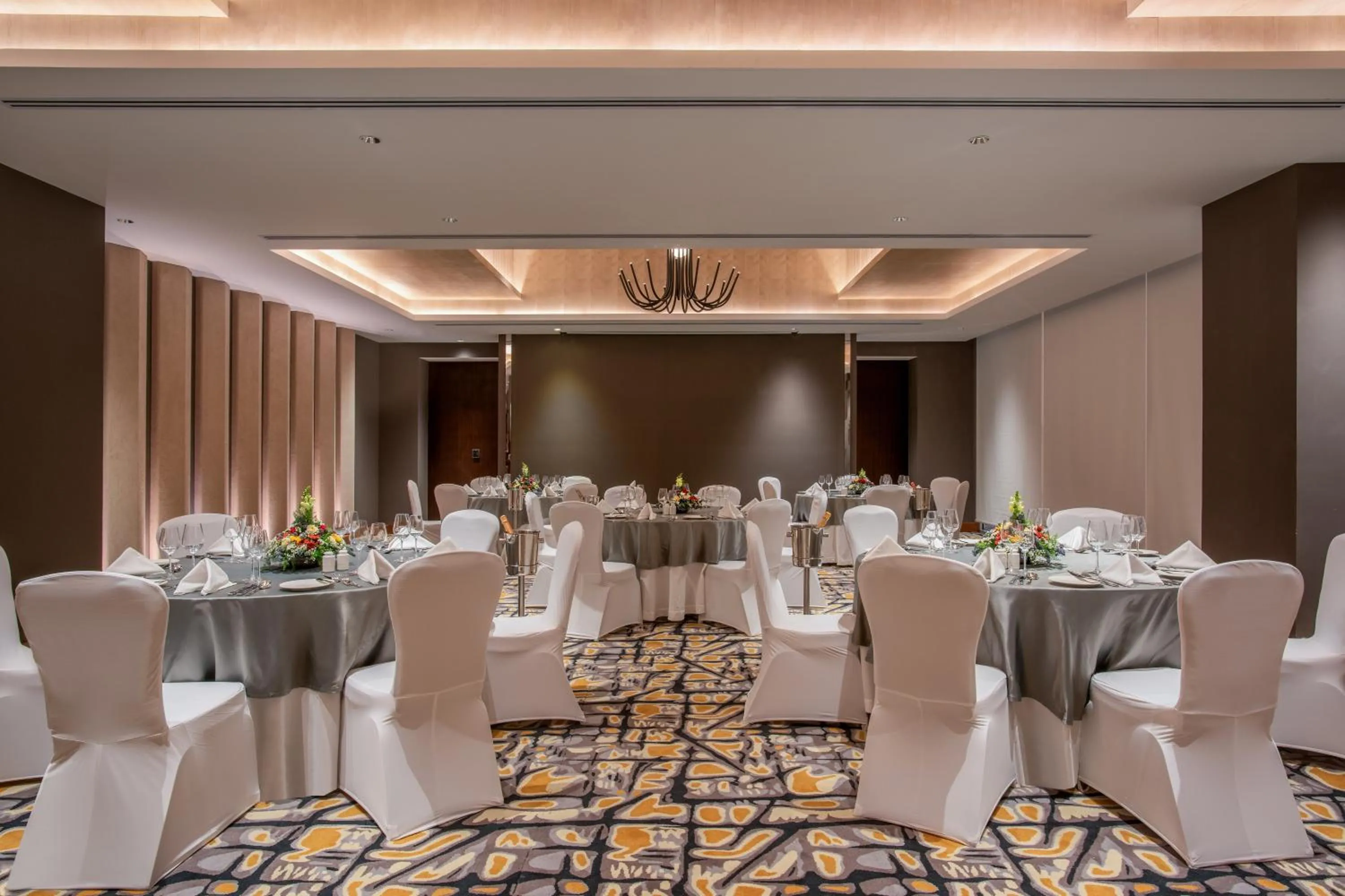 Business facilities in Neelkanth Sarovar Premiere