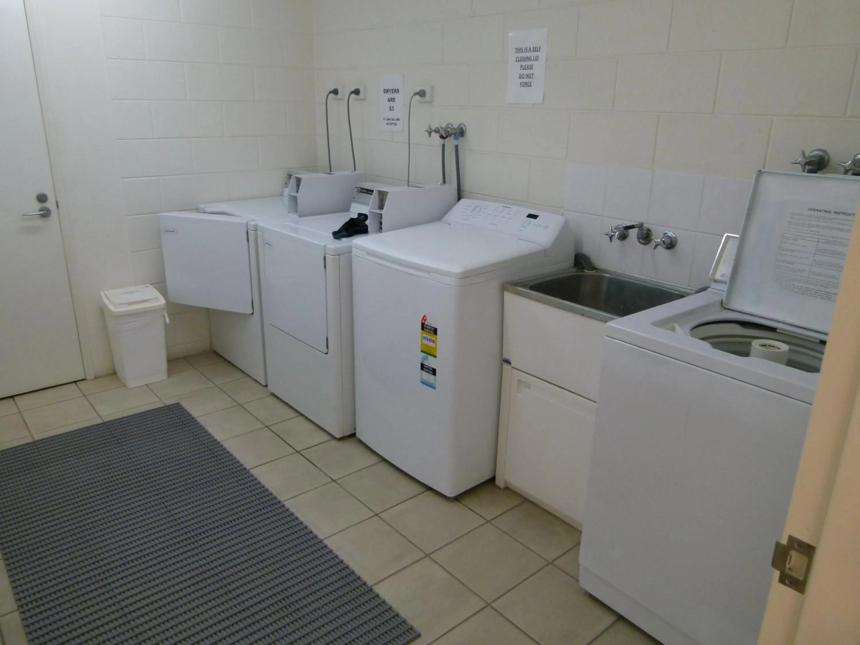 washing machine in Madison Ocean Breeze Apartments