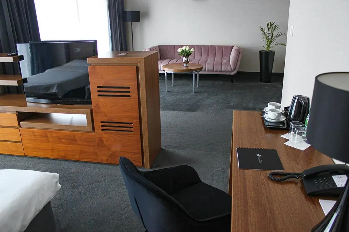 Deluxe Double or Twin Room with Lake View in Willa Port Deluxe Double or Twin Room with Lake View in Willa Port