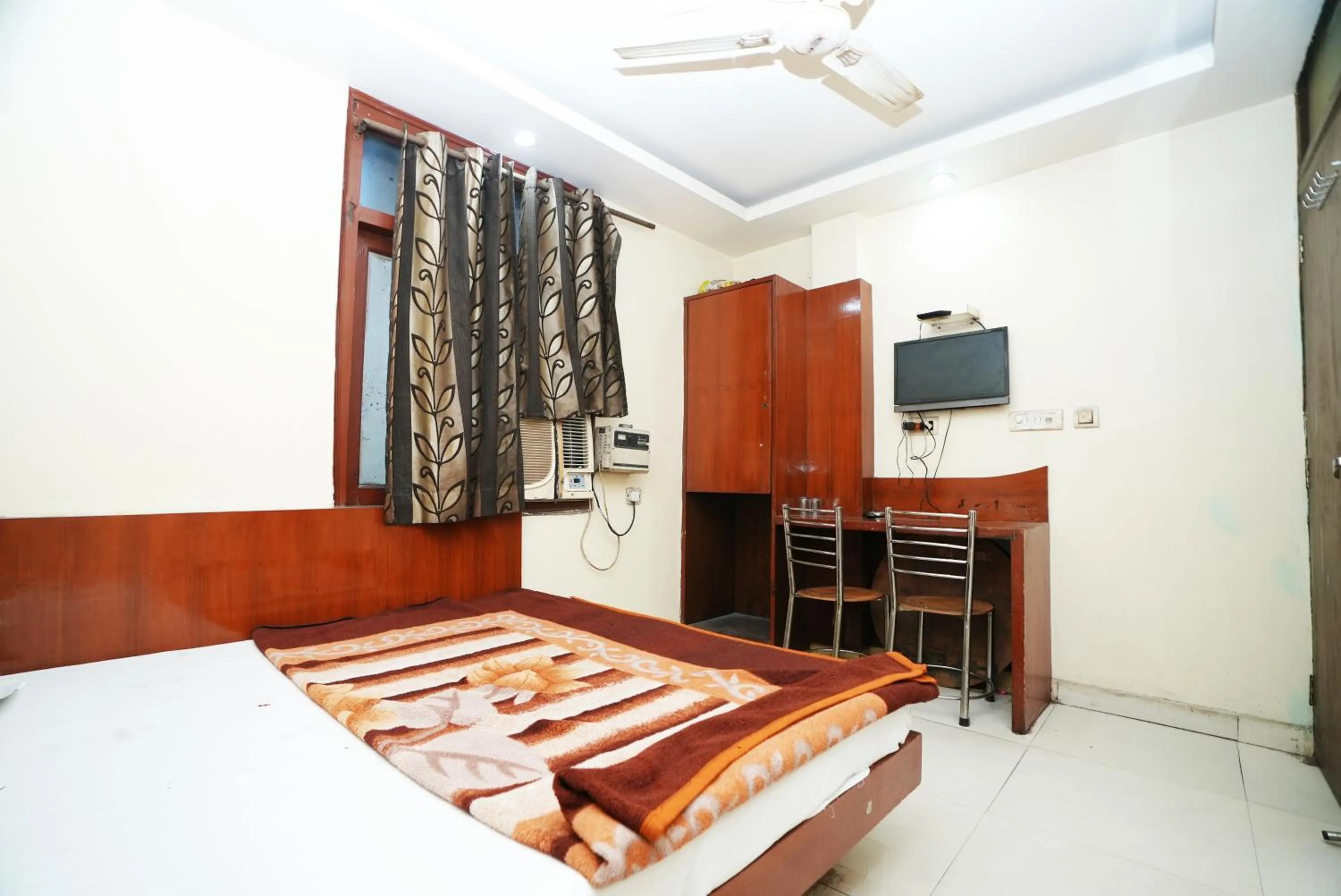 Hotel Ashirwad near New Delhi Railway Station, Paharganj