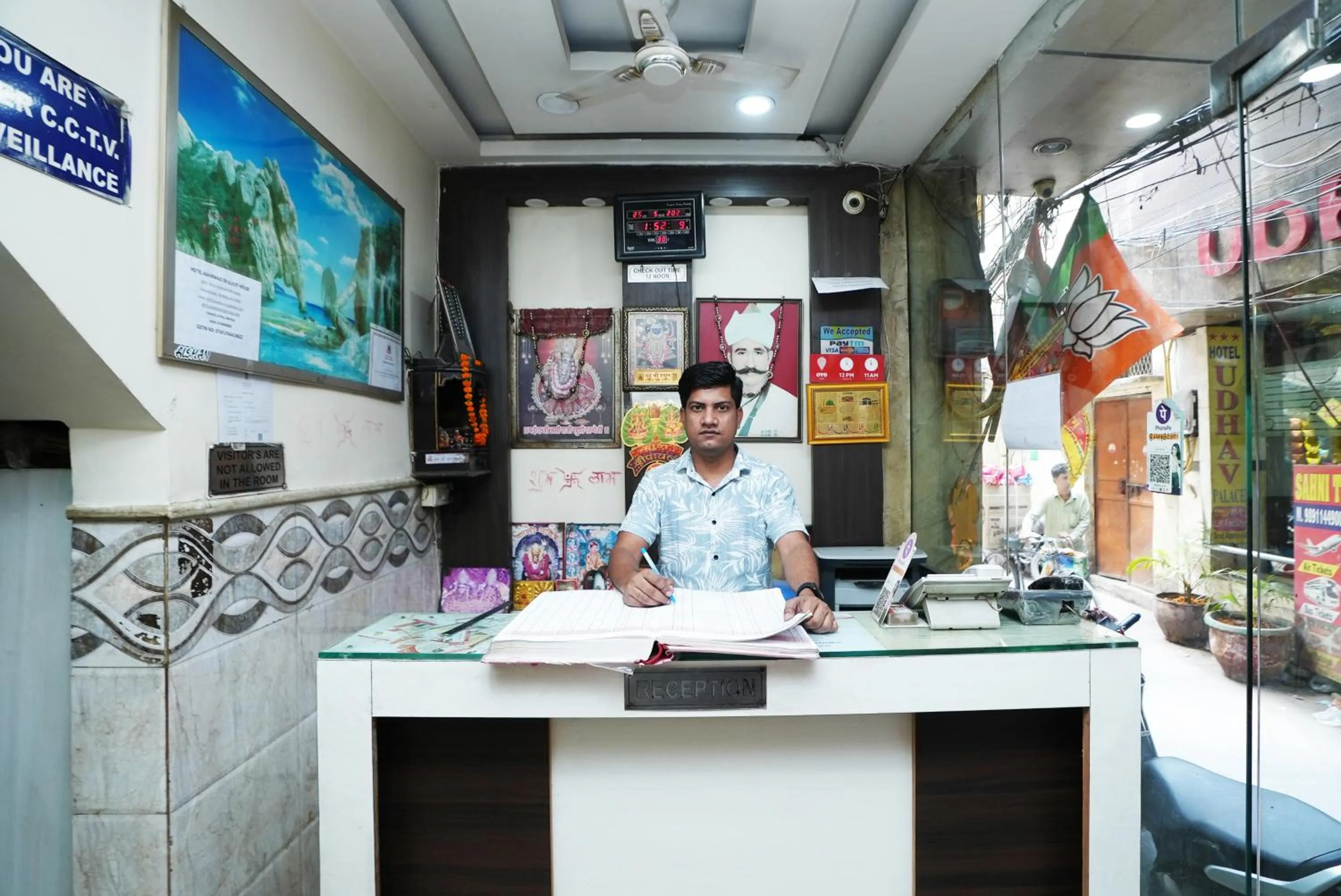 Hotel Ashirwad near New Delhi Railway Station, Paharganj