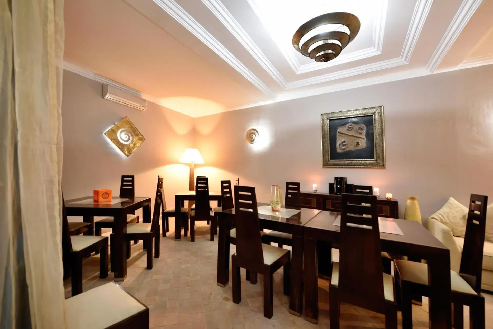 Restaurant/places to eat in Riad les Ammonites and Spa Restaurant/places to eat in Riad les Ammonites and Spa