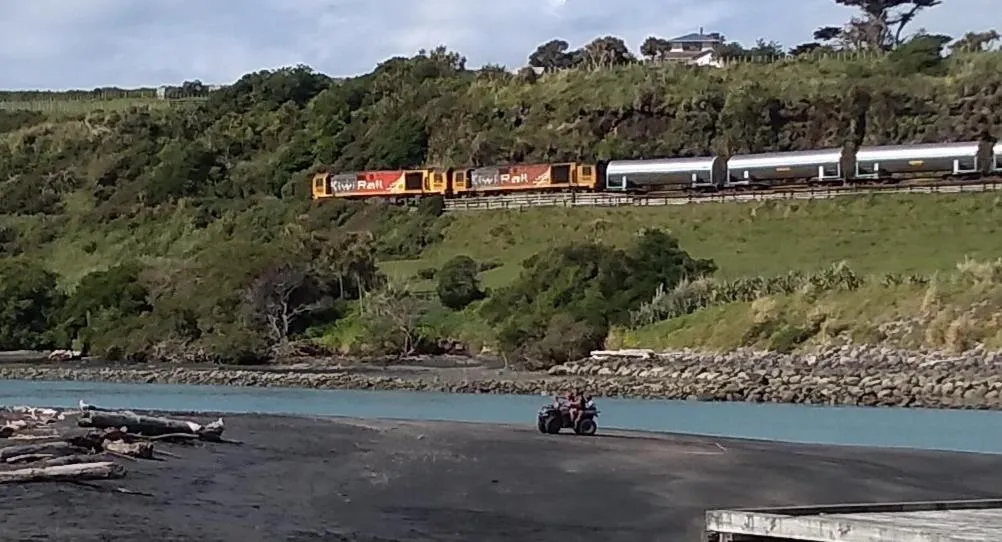 Beach in Ironsands B&B