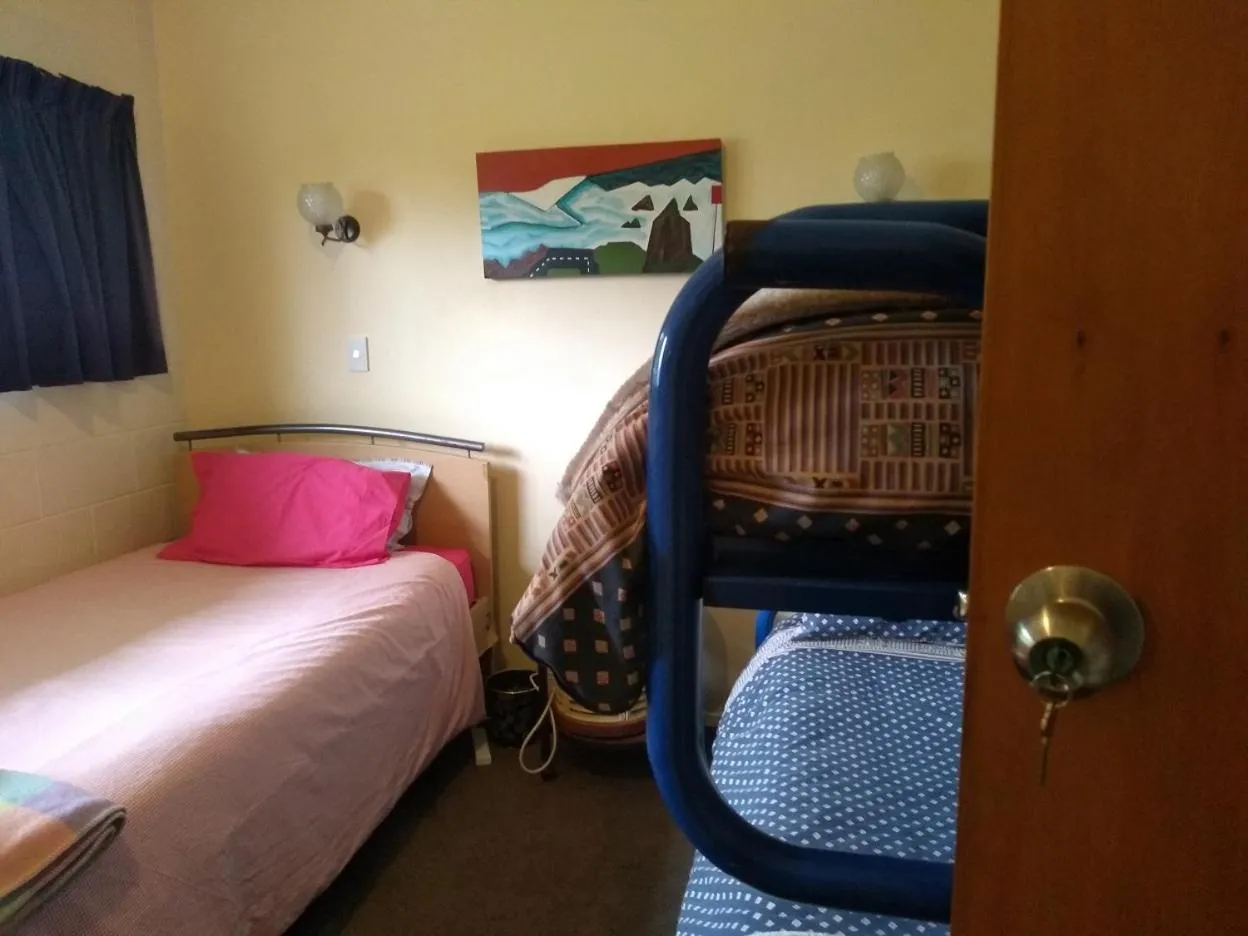 Photo of the whole room, Bed in Ironsands B&B