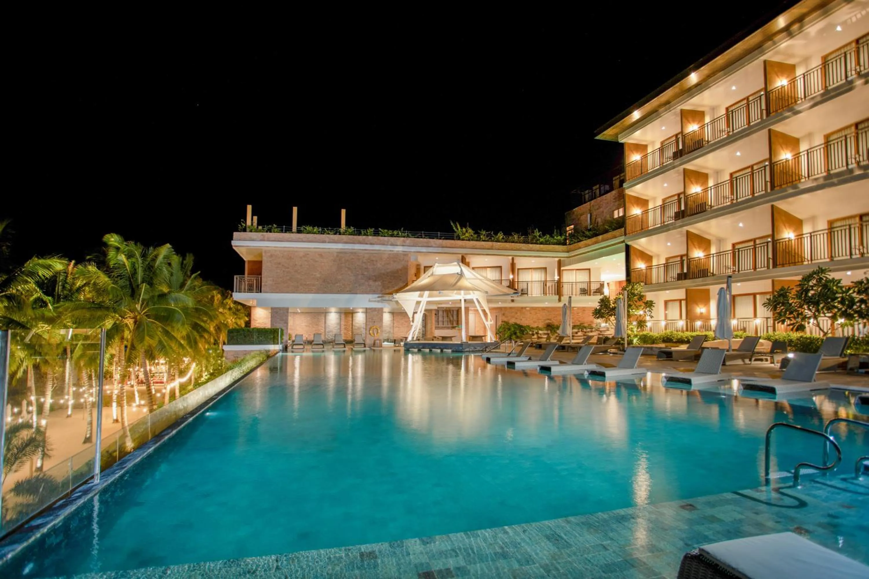 Property building in Modala Beach Resort