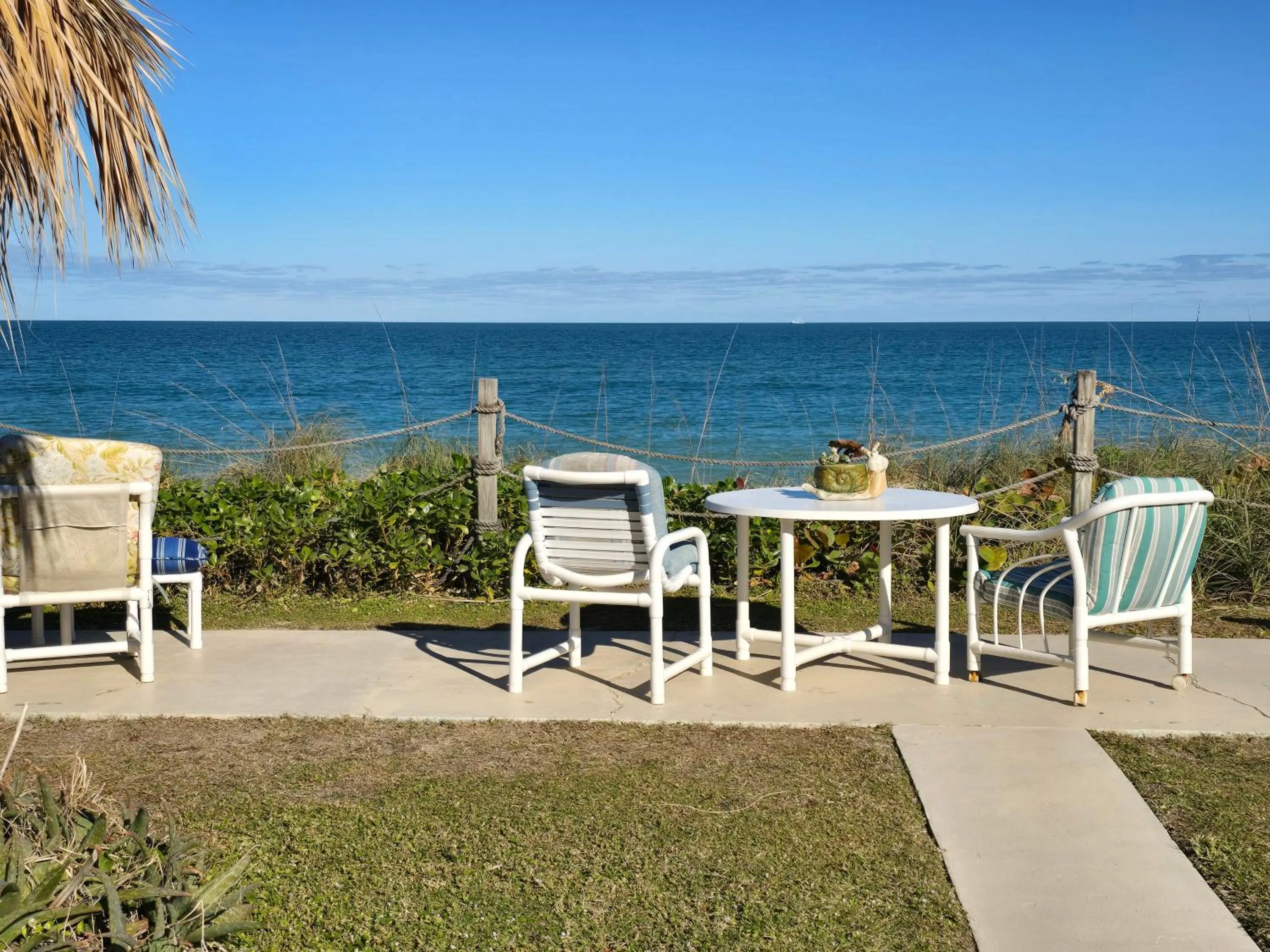 Balcony/Terrace in Oceanfront Sea Scape Motel