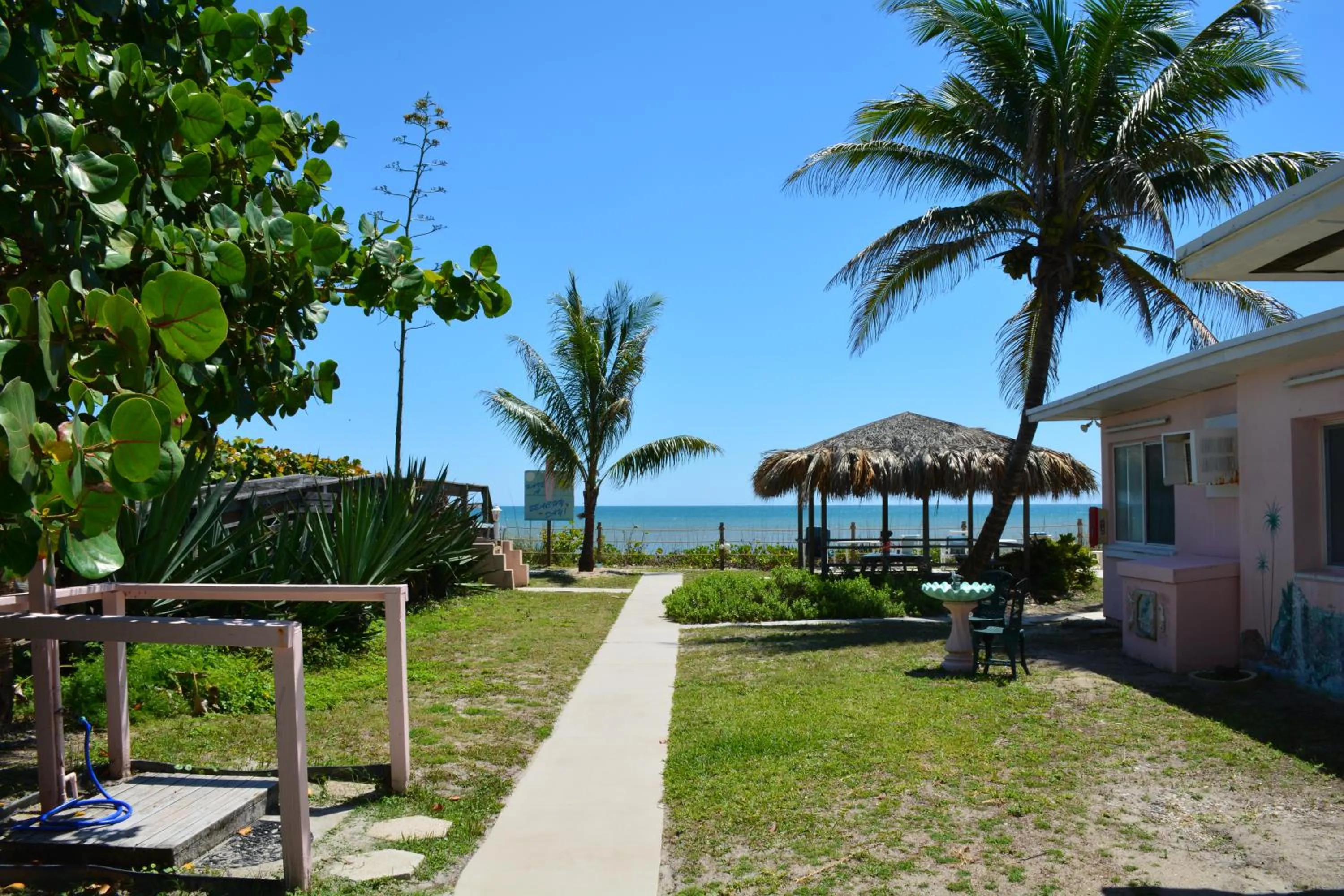 BBQ facilities in Oceanfront Sea Scape Motel