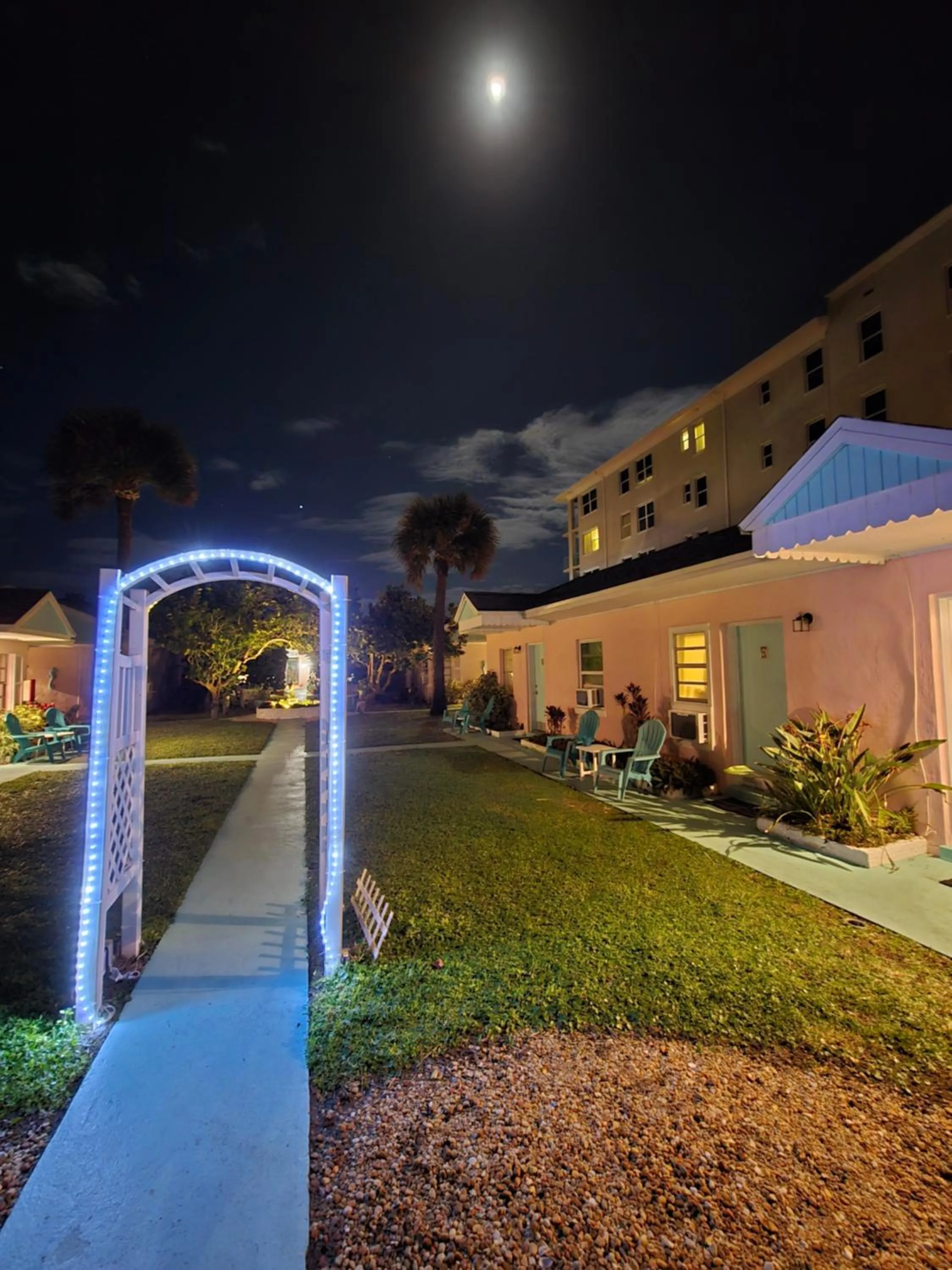 Night in Oceanfront Sea Scape Motel