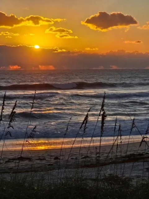 Oceanfront Sea Scape Motel