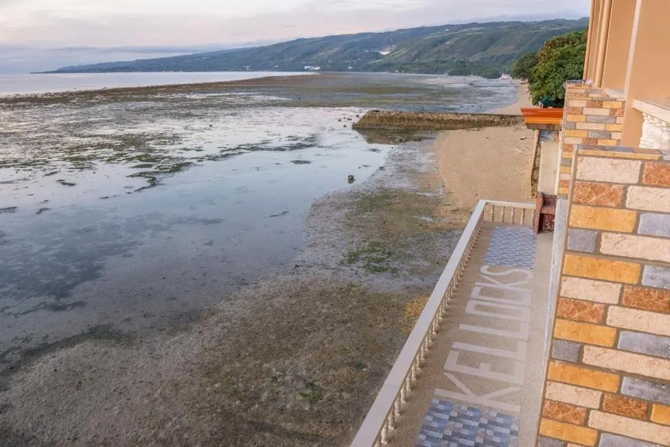 Kellocks' Seaview Apartelle