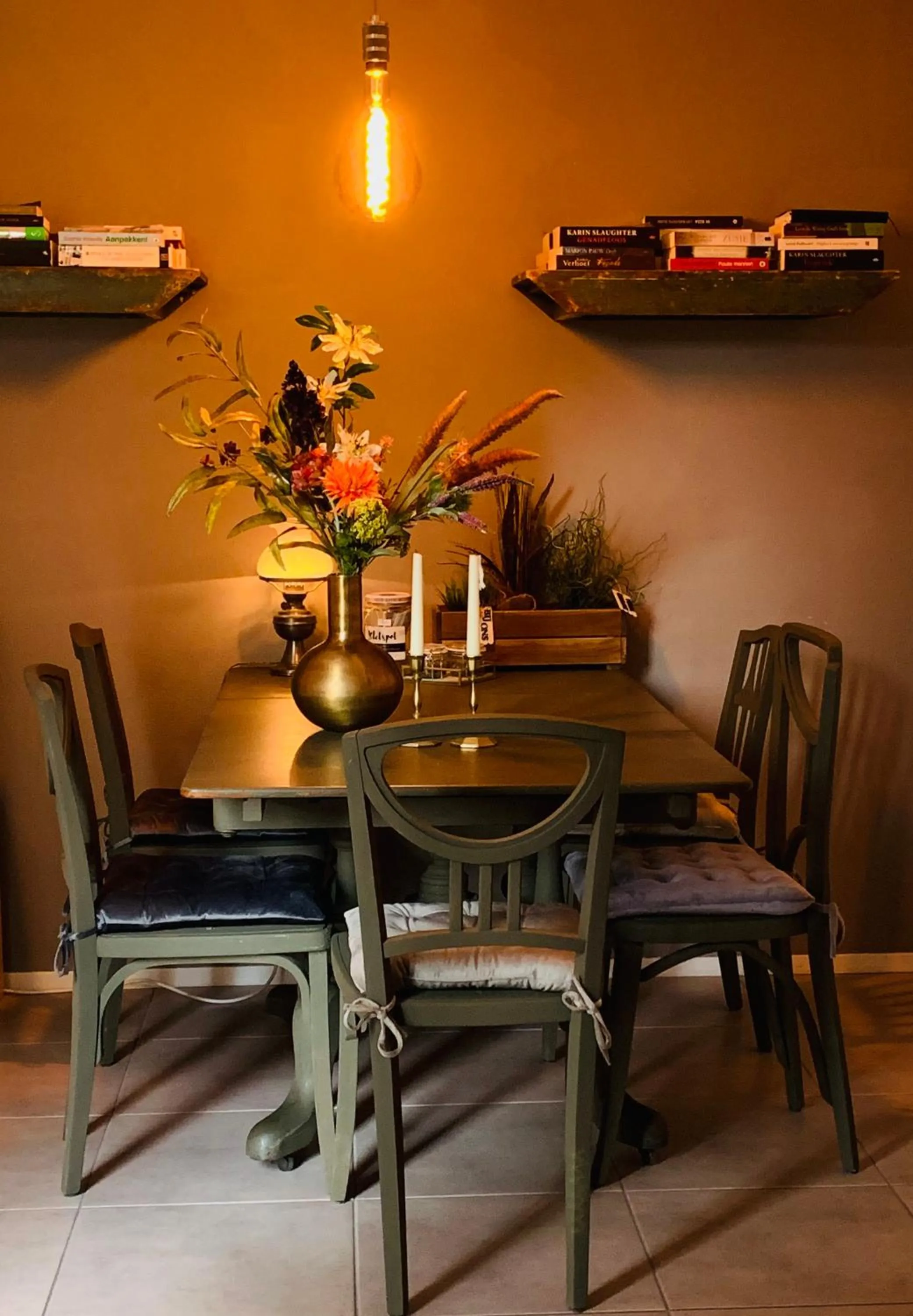 Breakfast in Bed and Breakfast: 'Bij ons Achter'