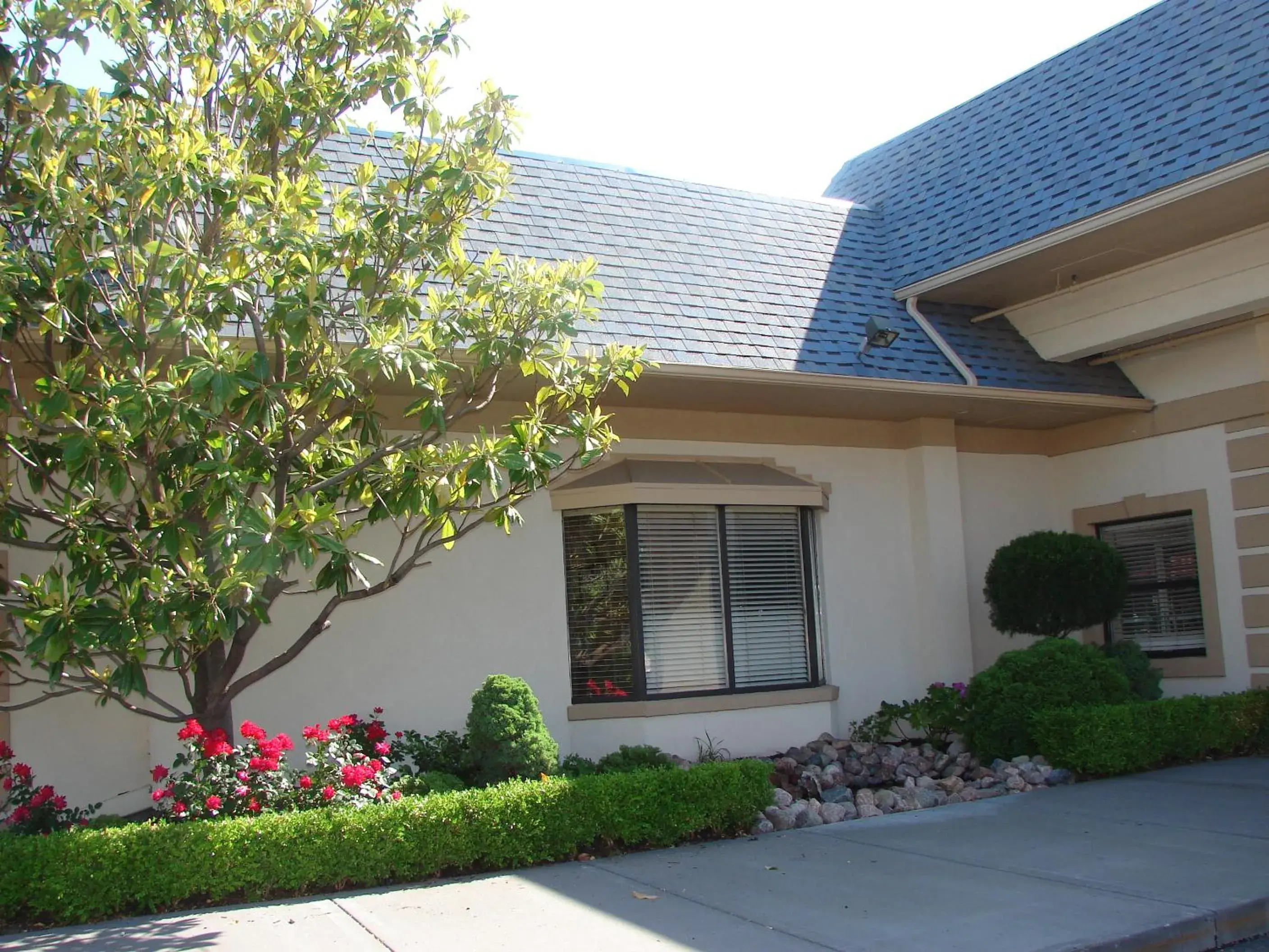 Property building in American Inn North Kansas City Property building in American Inn North Kansas City