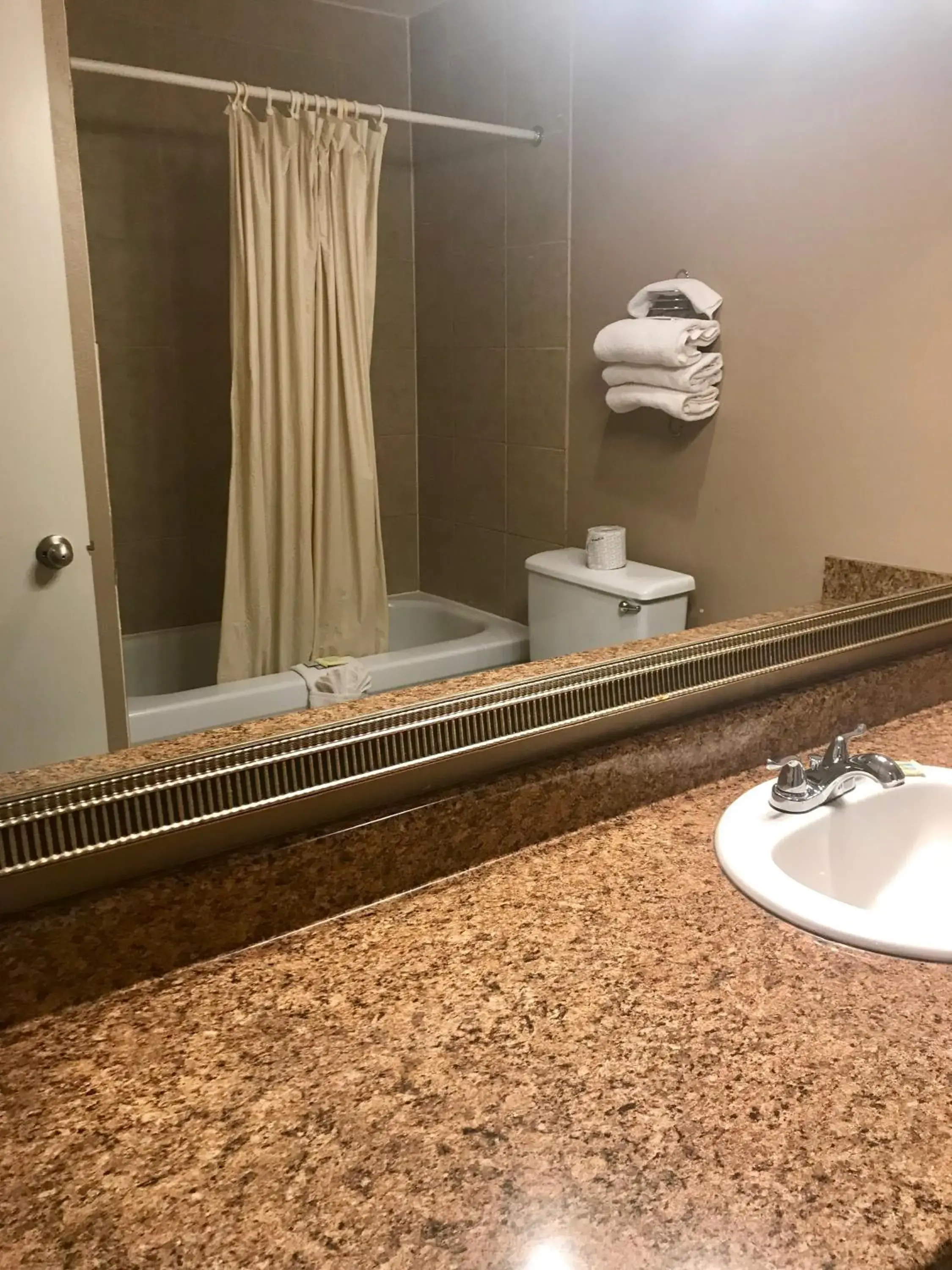Double Room in American Inn North Kansas City Double Room in American Inn North Kansas City