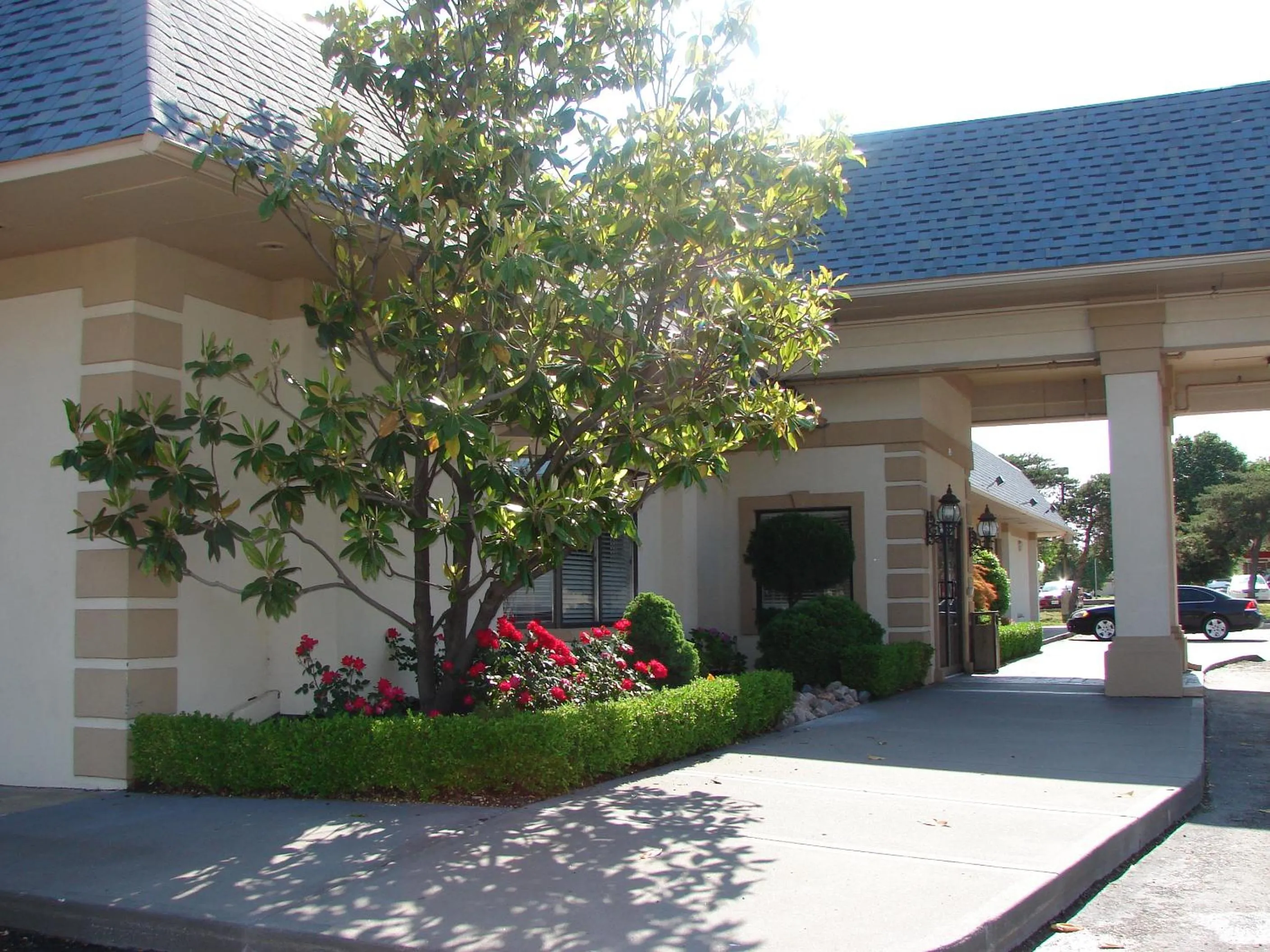 Property building in American Inn North Kansas City