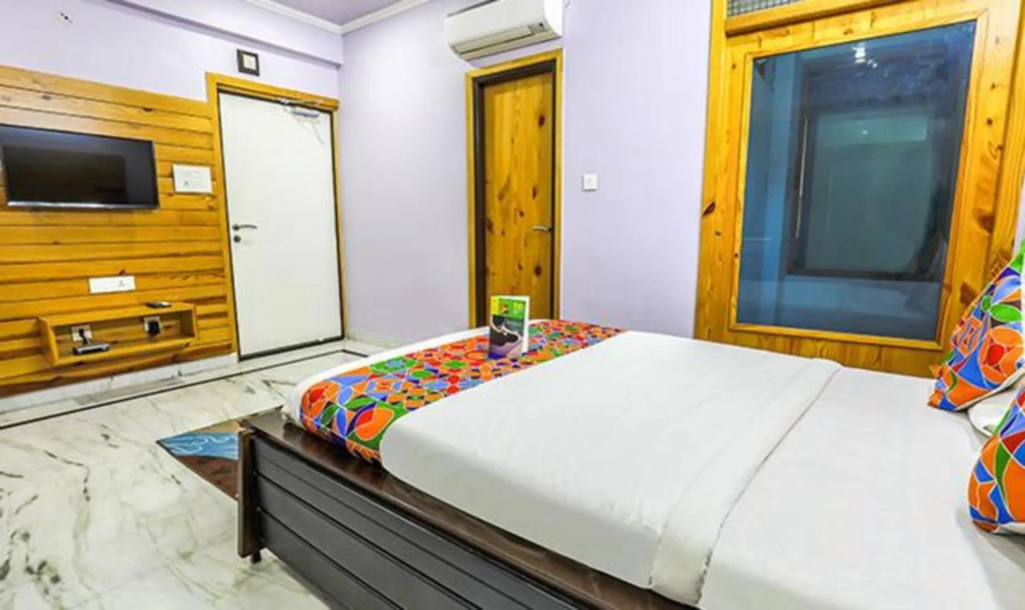 Property building, Bed in The Lodge