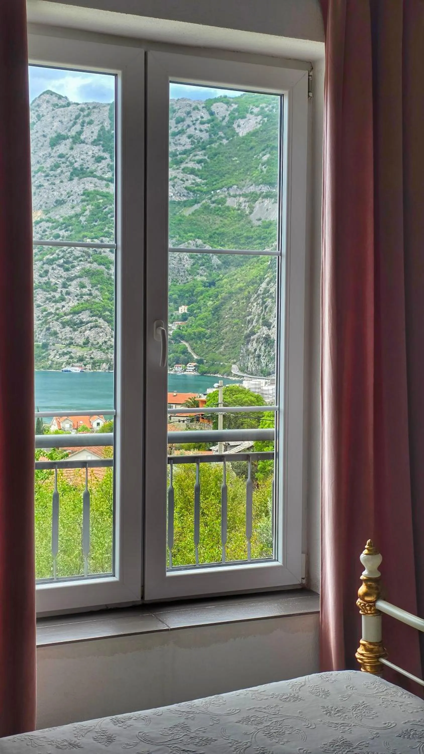 Bed in Apartment Mint&Rose