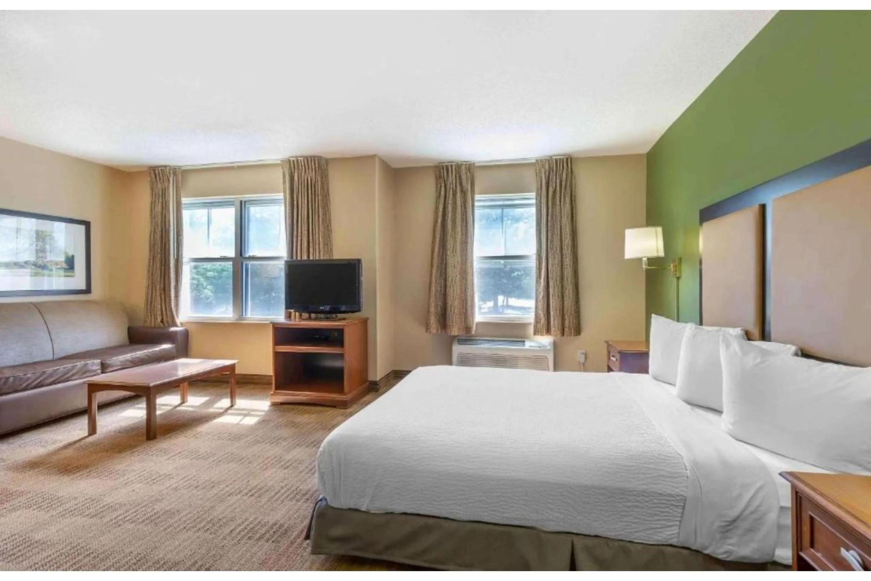 Bed in Studio 6 Extended Stay Washington - DC Gaithersburg South MD