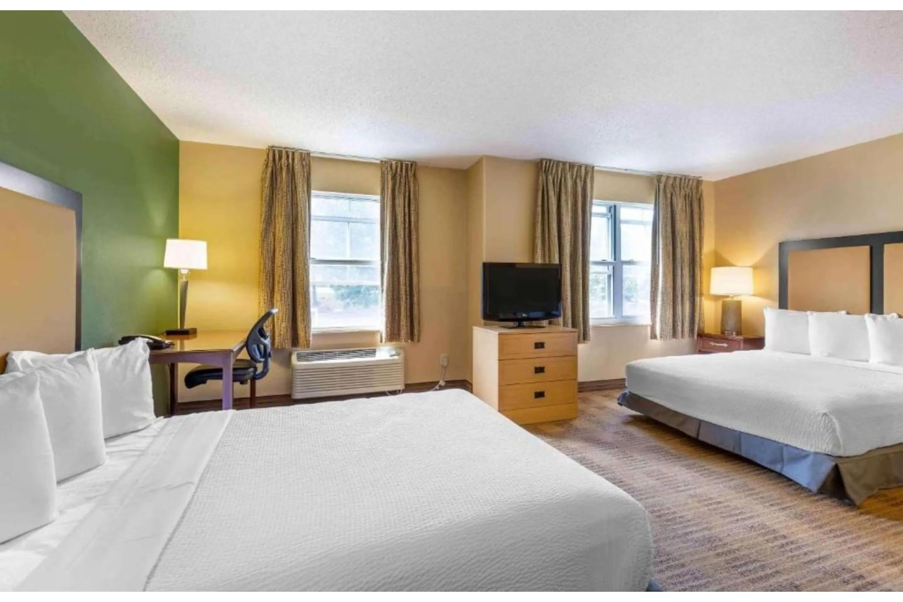Bed in Studio 6 Extended Stay Washington - DC Gaithersburg South MD