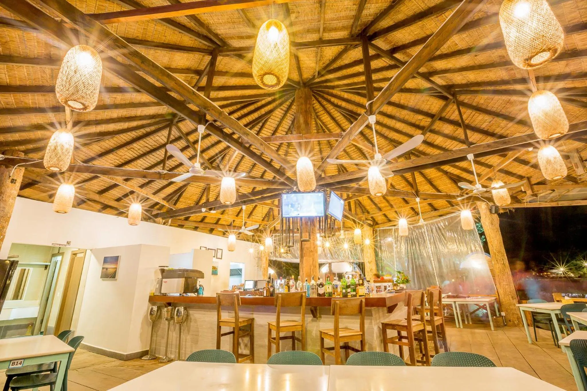 Restaurant/places to eat in Tube Resort by EHM