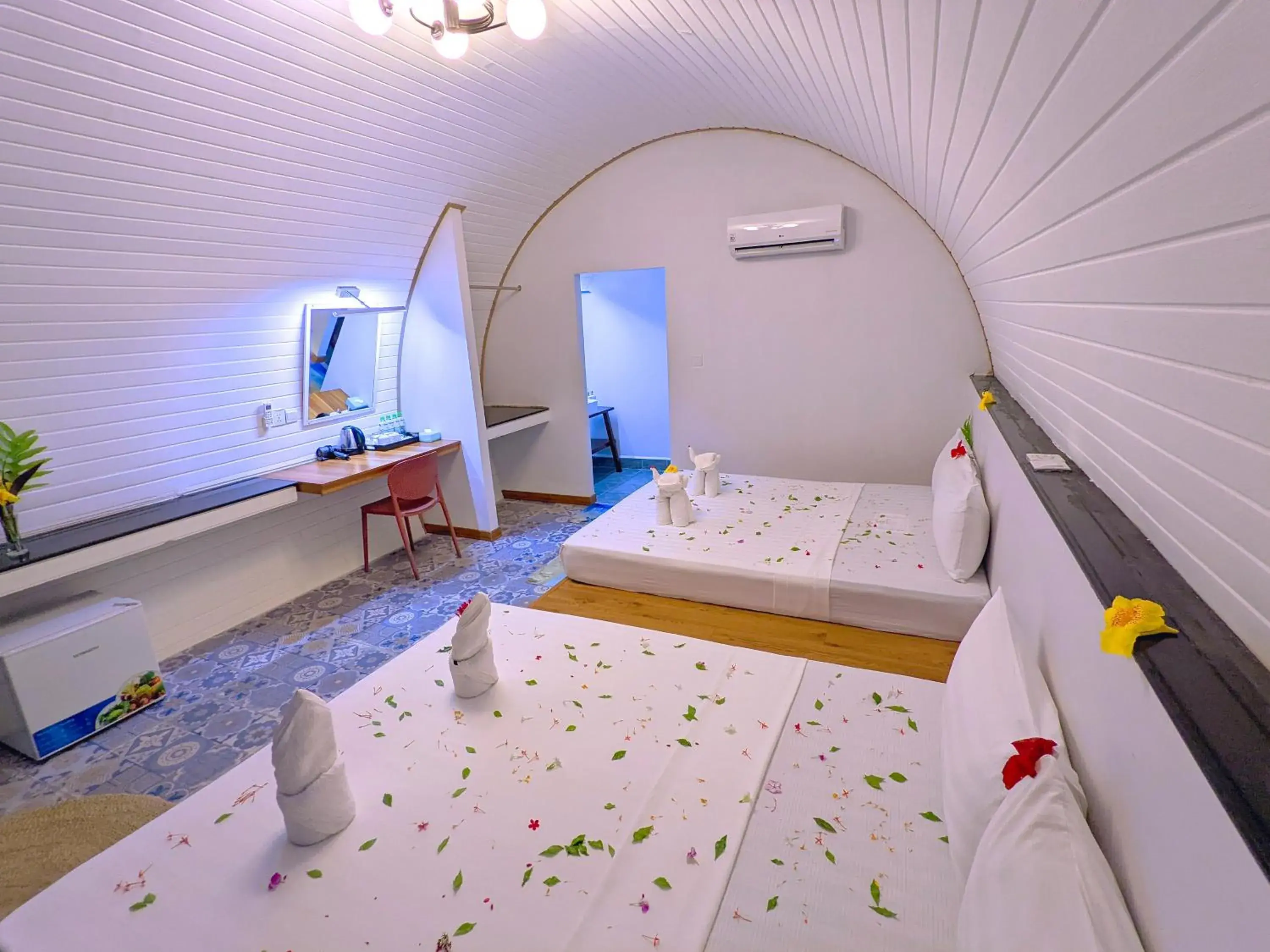 Photo of the whole room, Bed in Tube Resort by EHM Photo of the whole room, Bed in Tube Resort by EHM