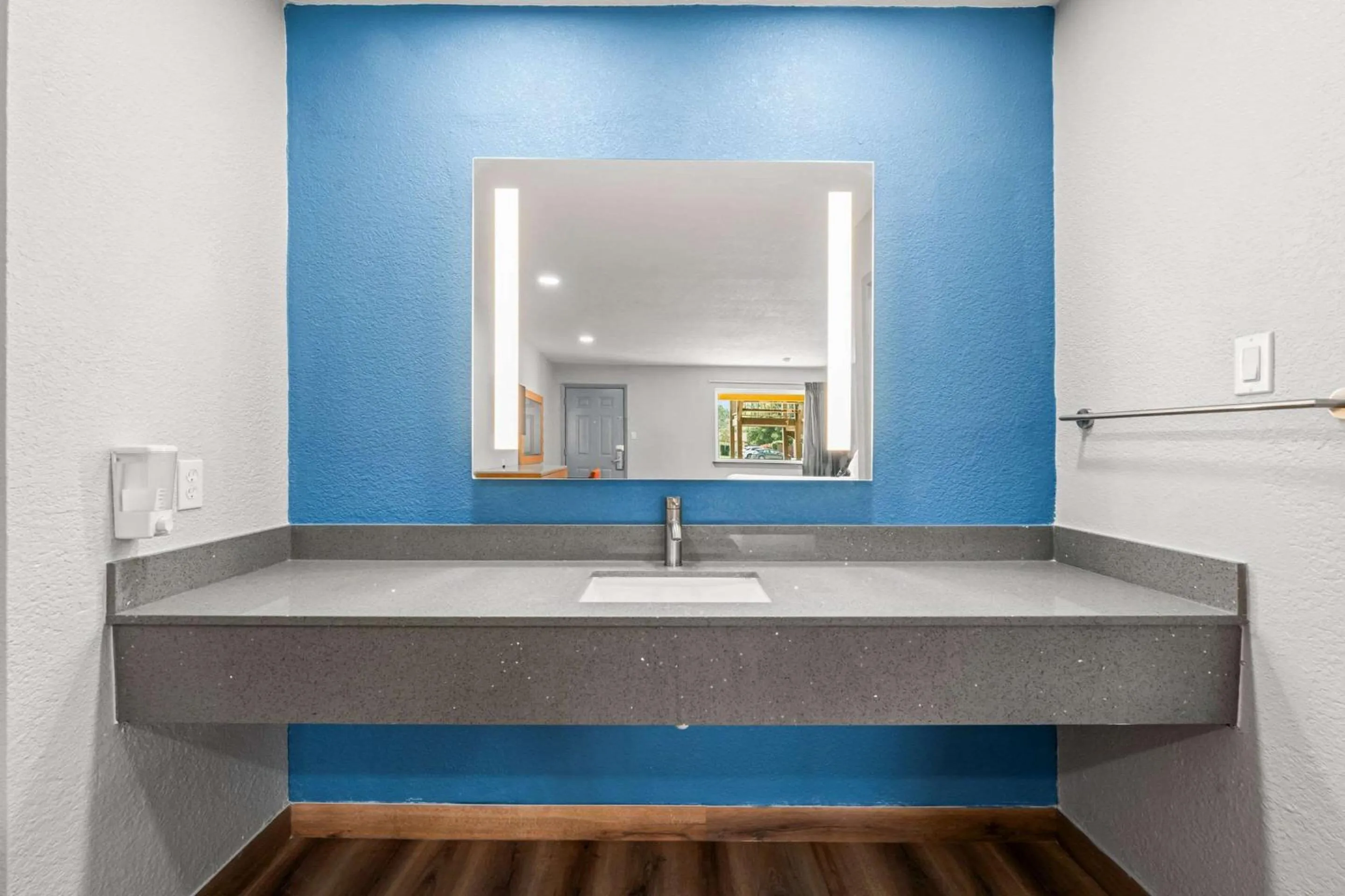 Bedroom in Econo Lodge Inn & Suites Sealy