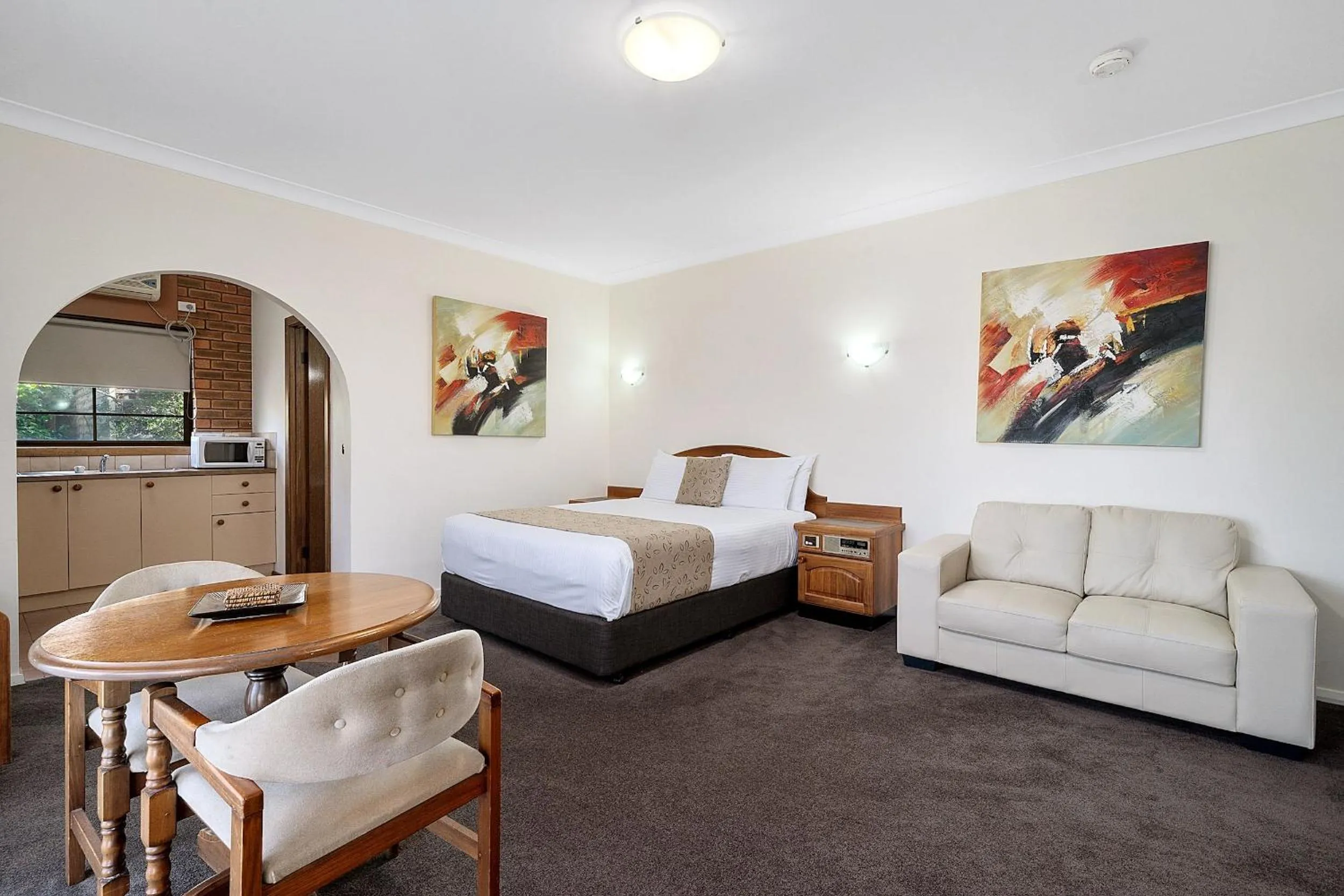 Bedroom, Bed in Heritage Motor Inn Corowa
