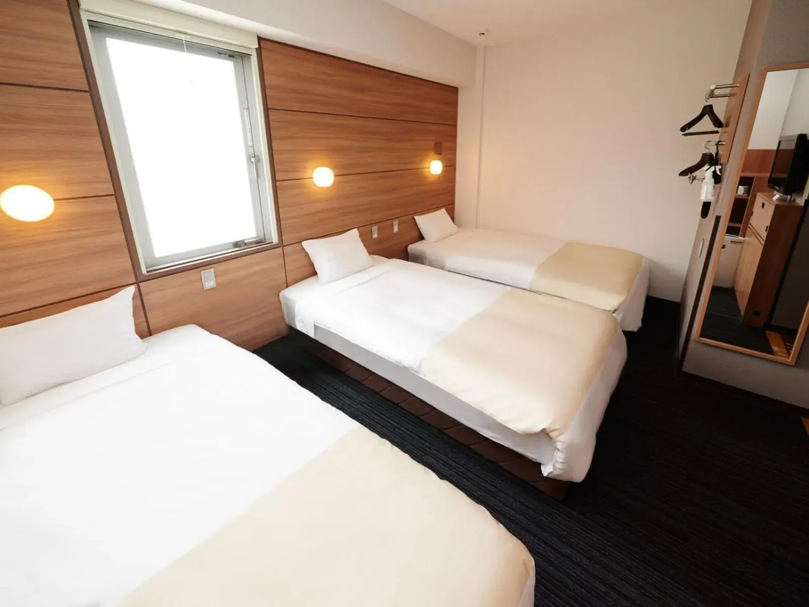 Photo of the whole room, Bed in Super Hotel Namba Nipponbashi Photo of the whole room, Bed in Super Hotel Namba Nipponbashi