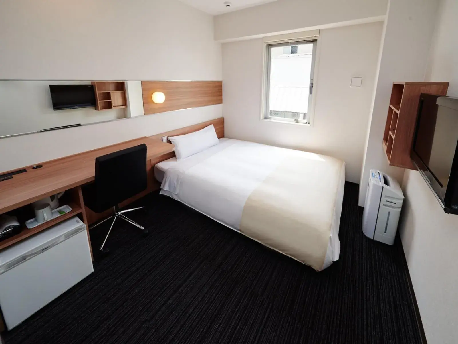 Photo of the whole room, Bed in Super Hotel Namba Nipponbashi Photo of the whole room, Bed in Super Hotel Namba Nipponbashi