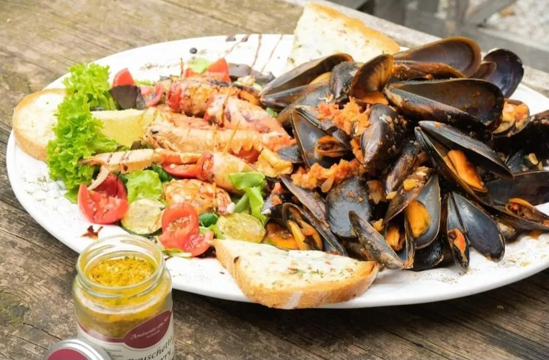 Restaurant/places to eat in Höckner Plaza Hotel