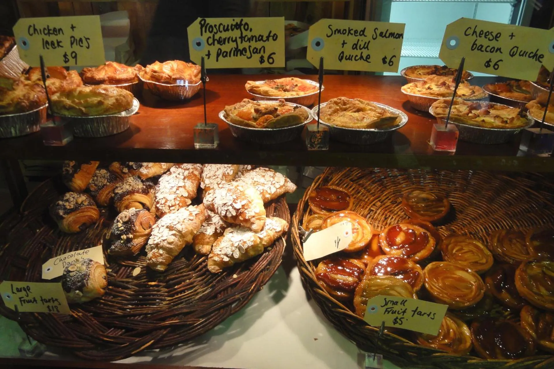 Food and drinks in Walnut Cottage