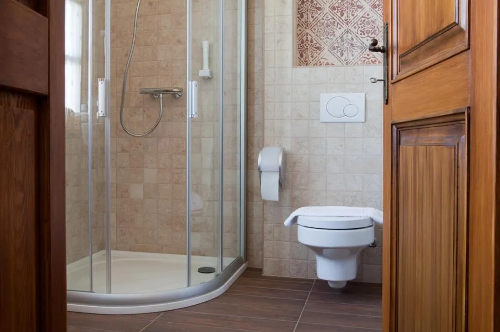 Bathroom in Halasi Pince Panzió