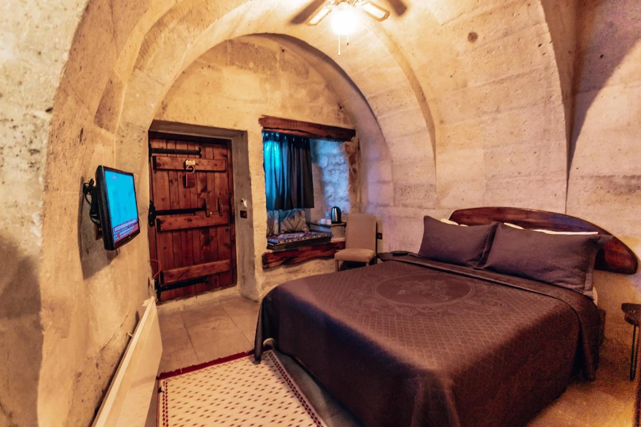 Small Double Room in APEX CAVE HOTEL