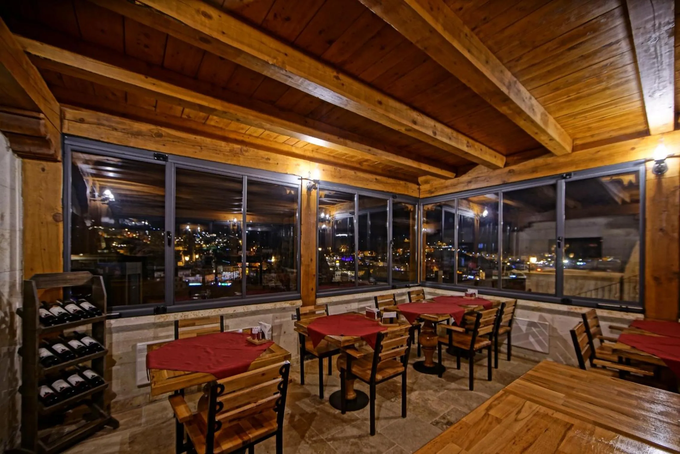 Restaurant/places to eat in APEX CAVE HOTEL