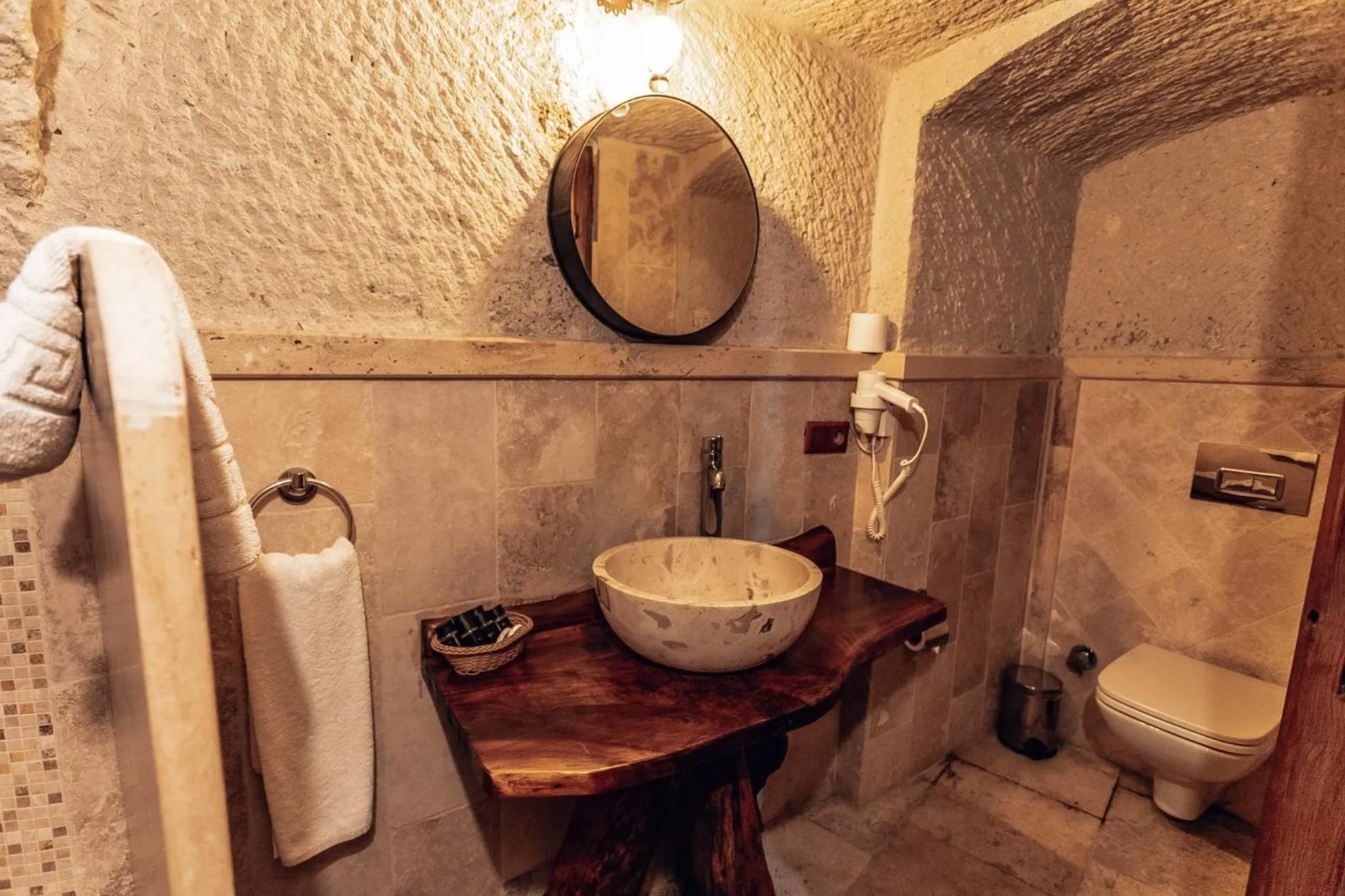 Toilet in APEX CAVE HOTEL