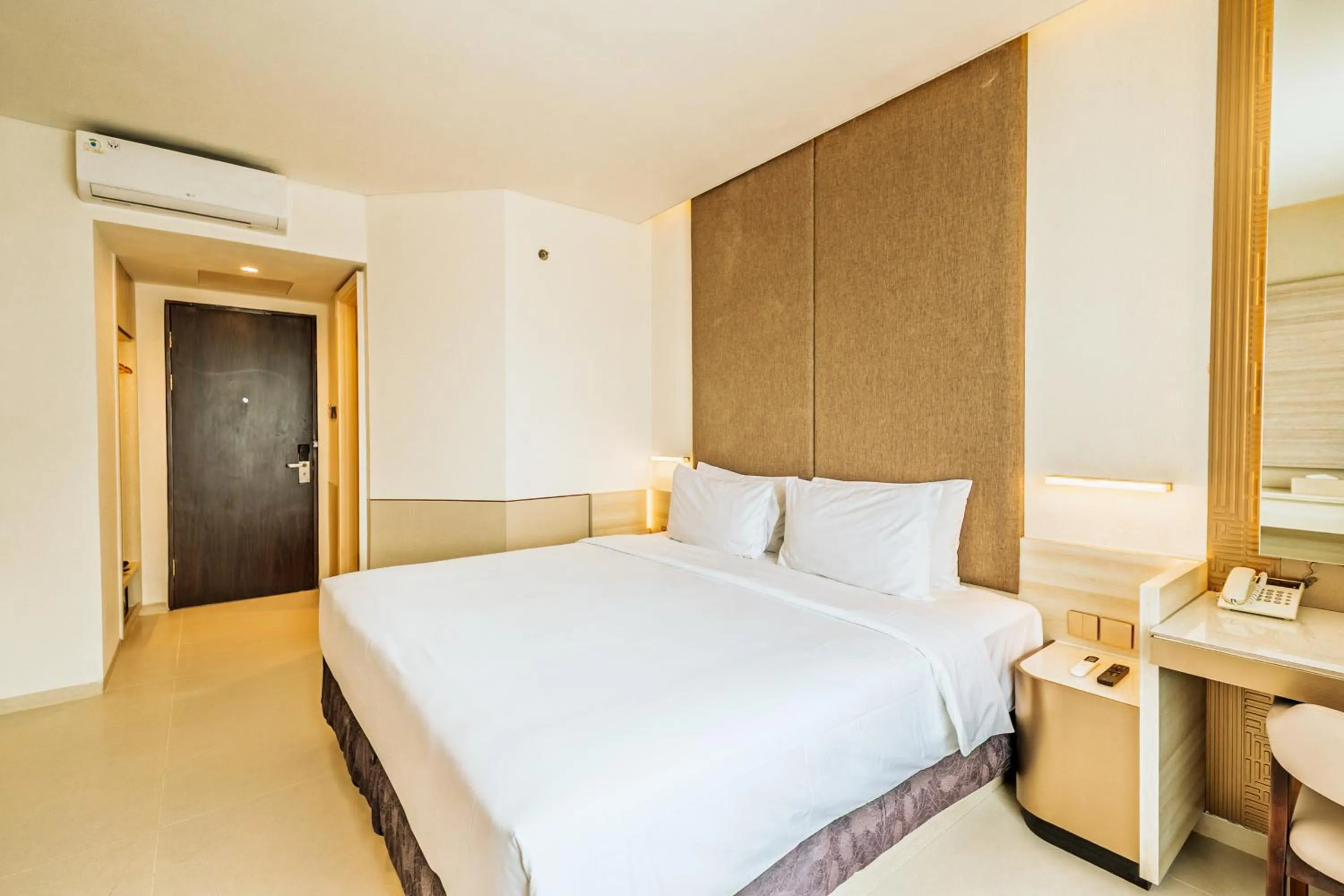 Bed in Gino Feruci Braga by KAGUM Hotels