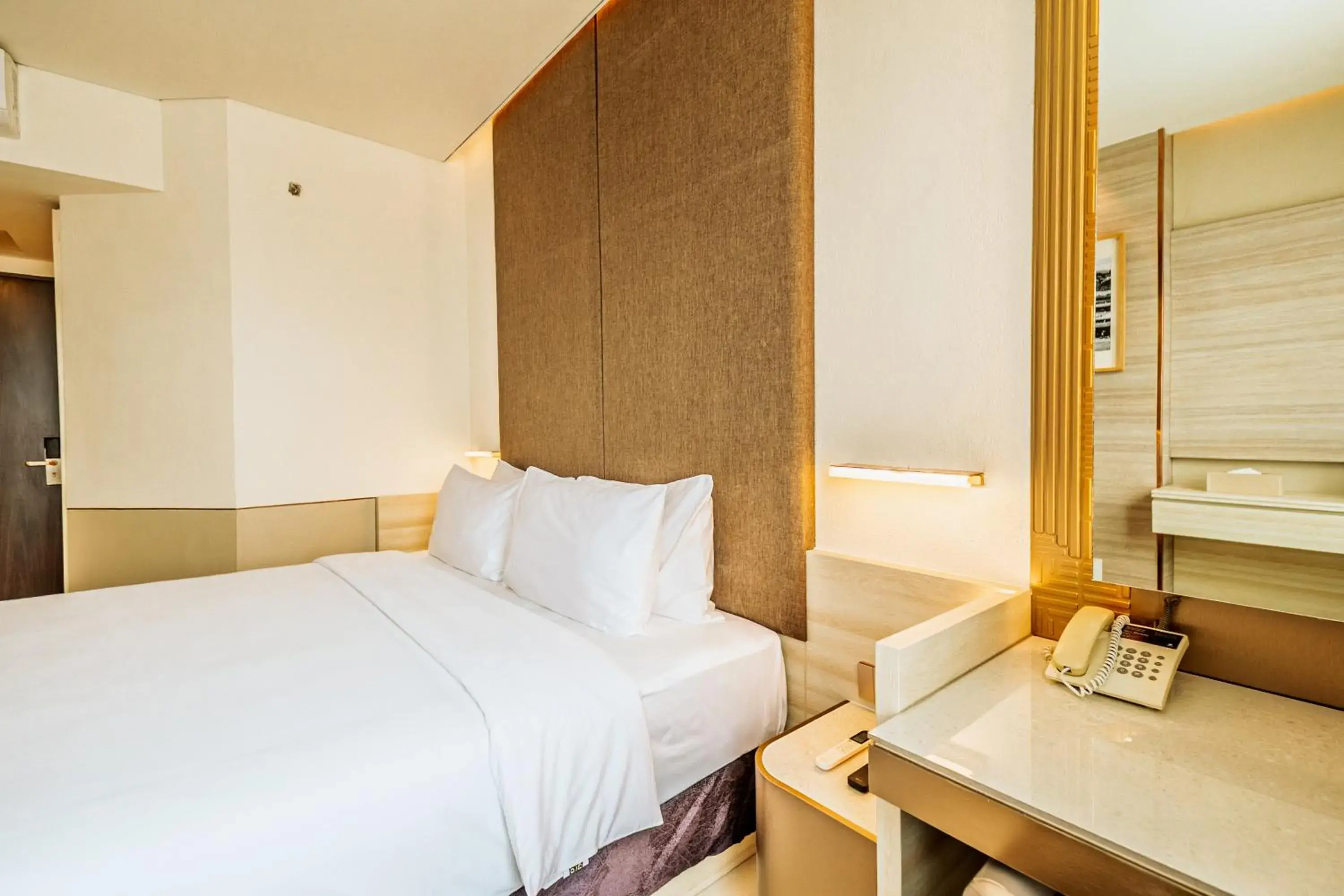 Bed in Gino Feruci Braga by KAGUM Hotels Bed in Gino Feruci Braga by KAGUM Hotels