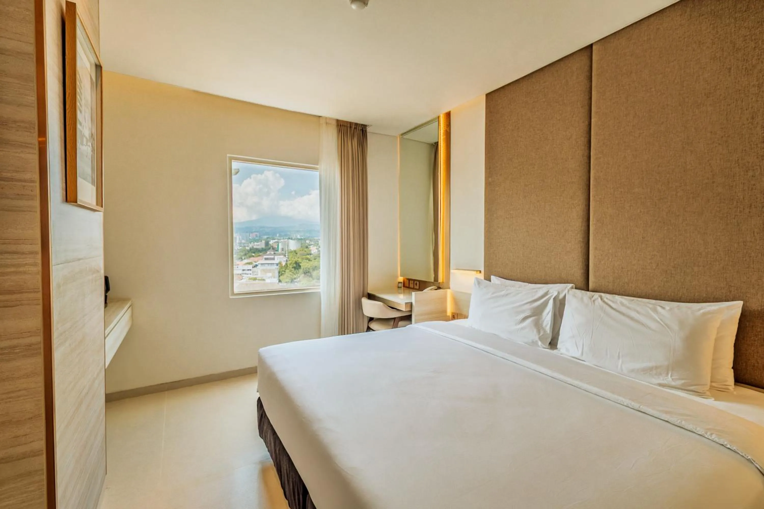 Bed in Gino Feruci Braga by KAGUM Hotels