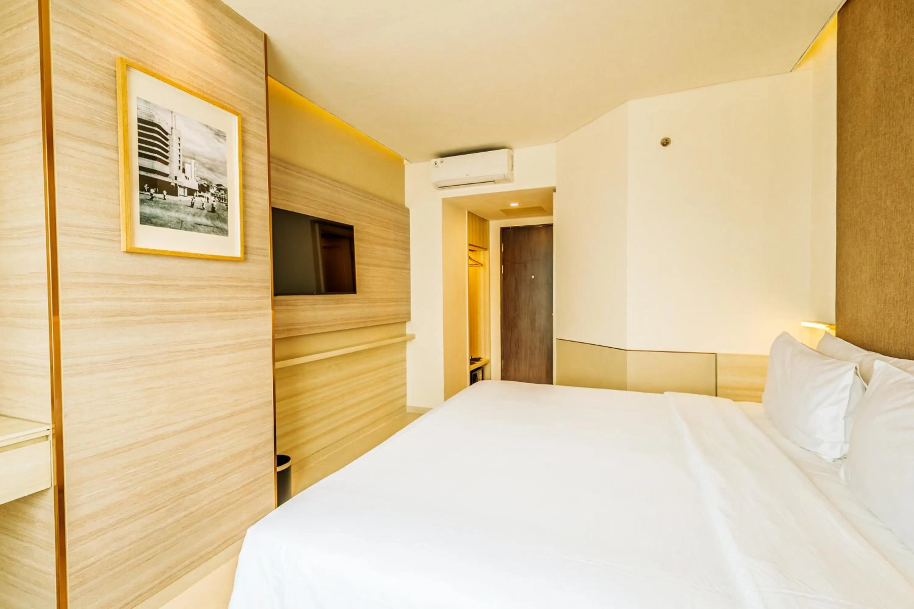 Bed in Gino Feruci Braga by KAGUM Hotels